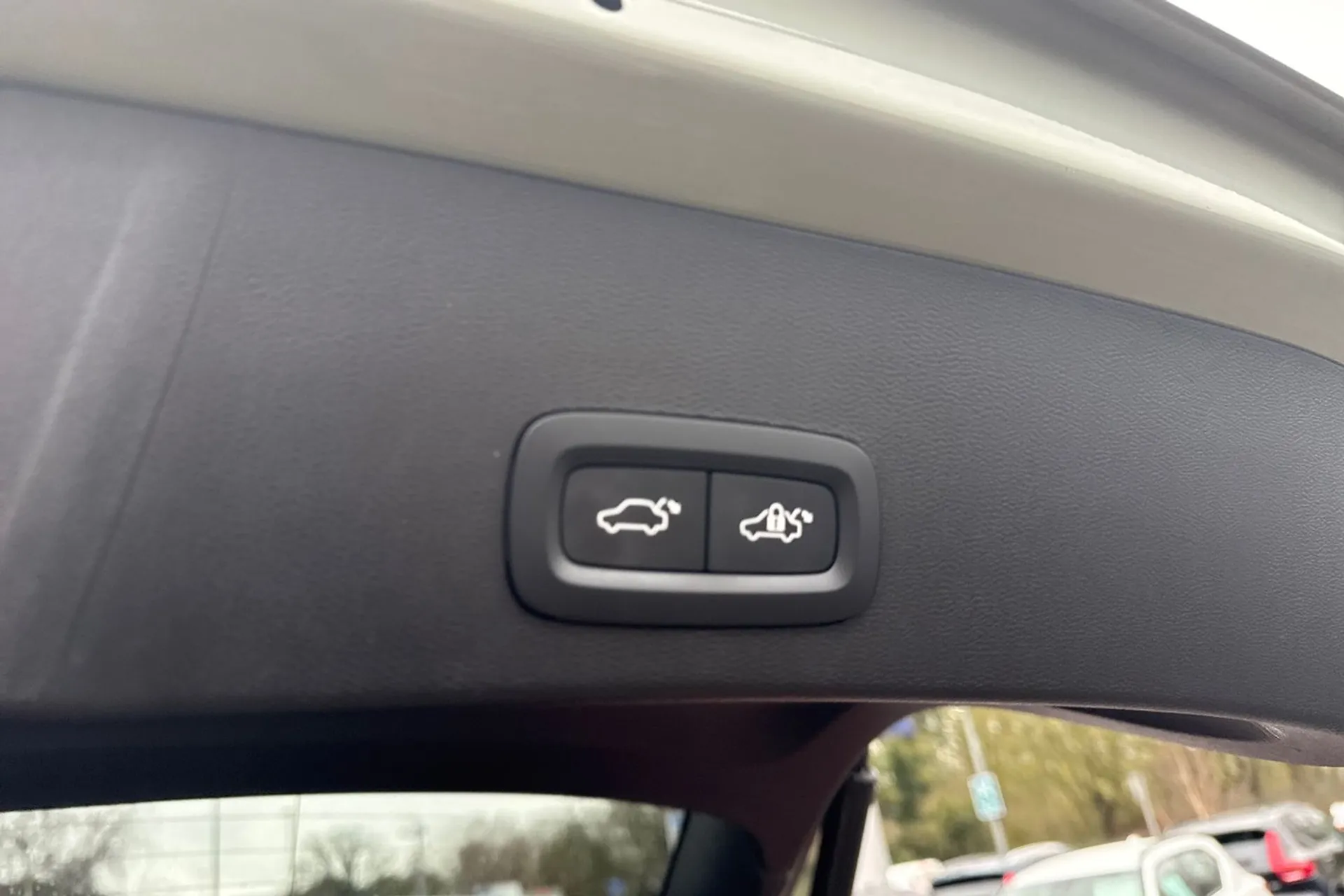 Volvo XC40 thumbnail image number 21