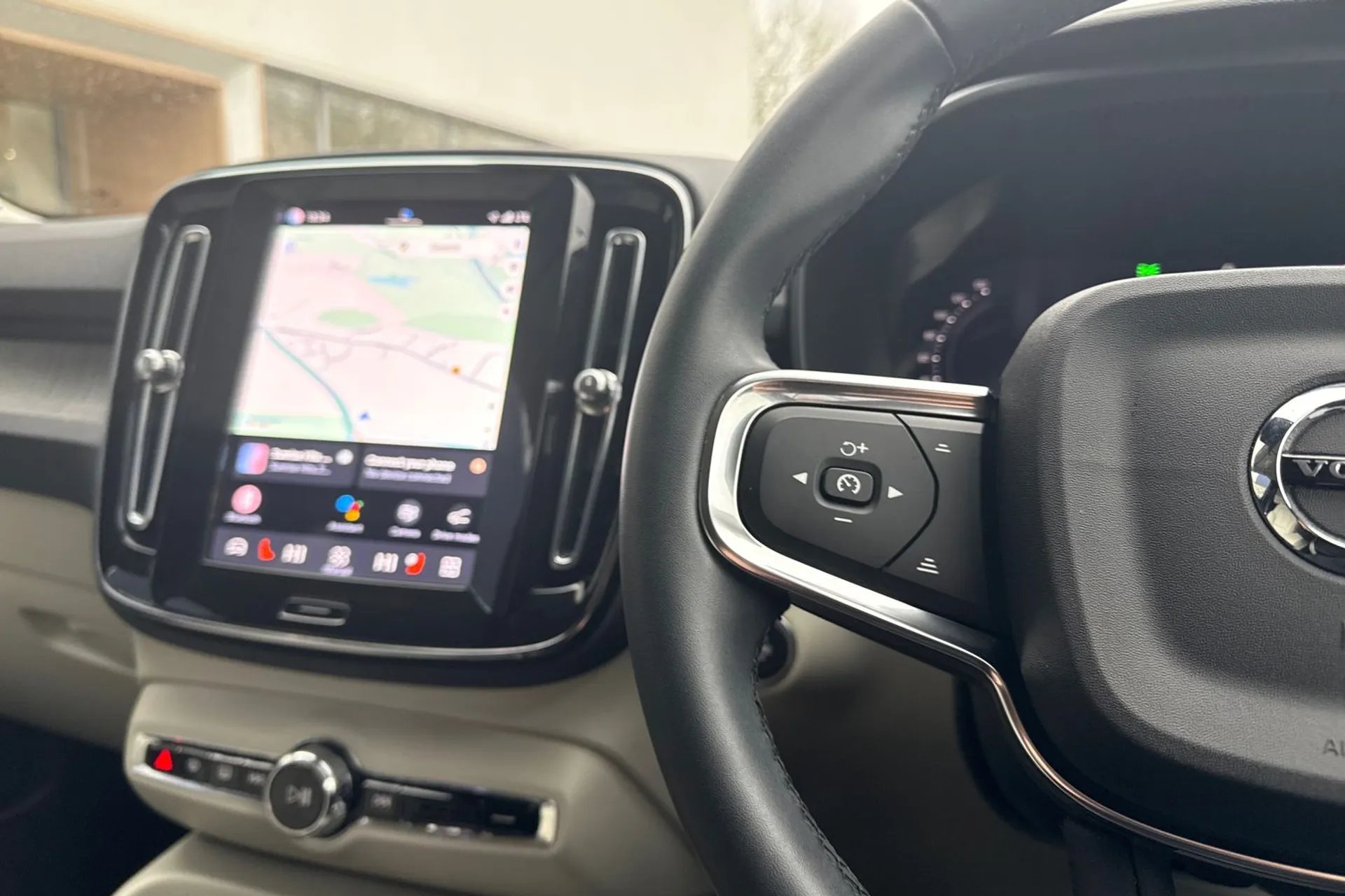 Volvo XC40 thumbnail image number 36