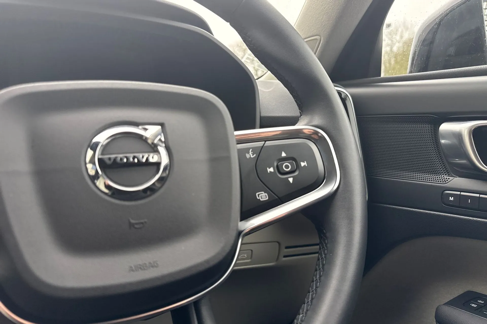 Volvo XC40 thumbnail image number 37