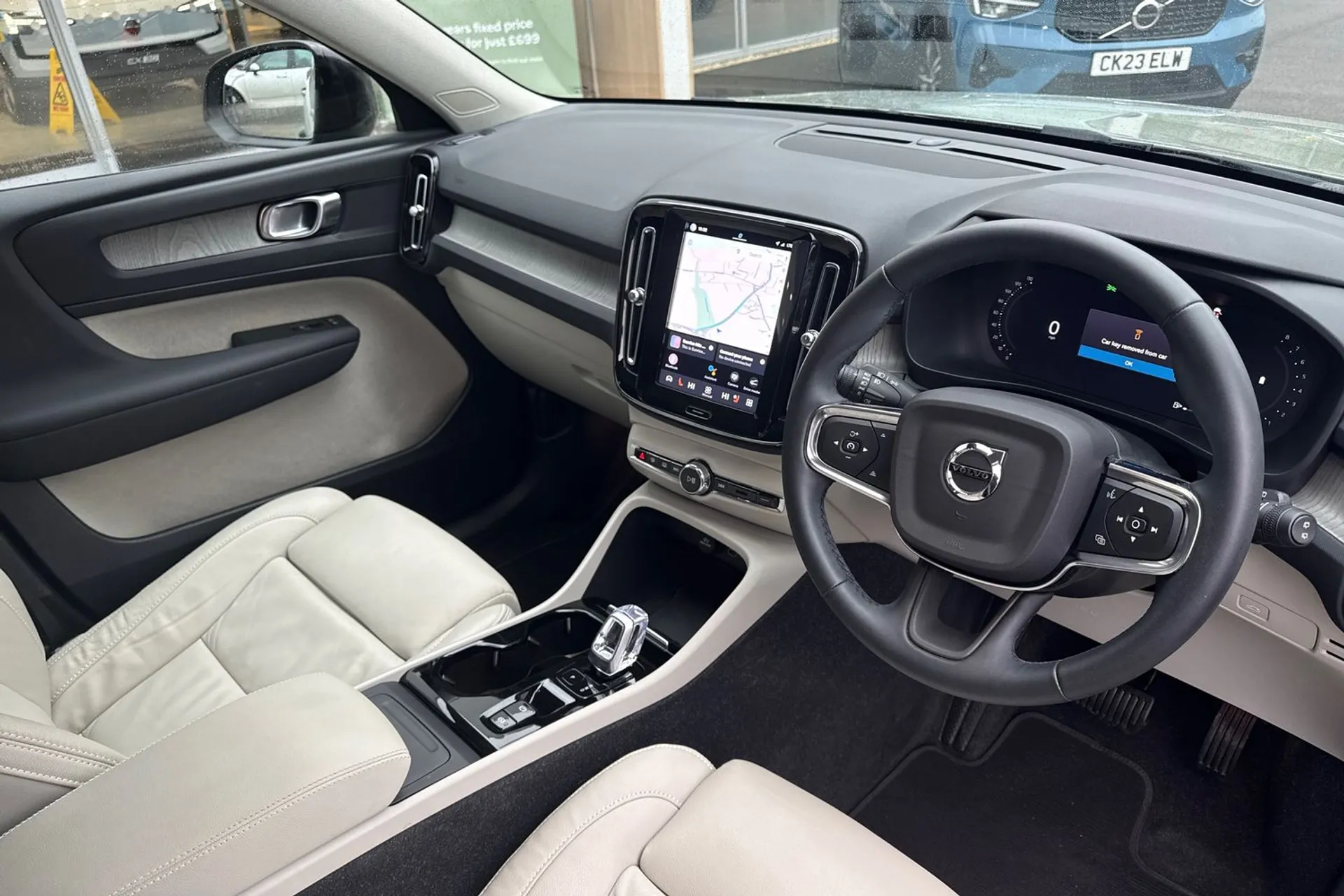 Volvo XC40 thumbnail image number 6