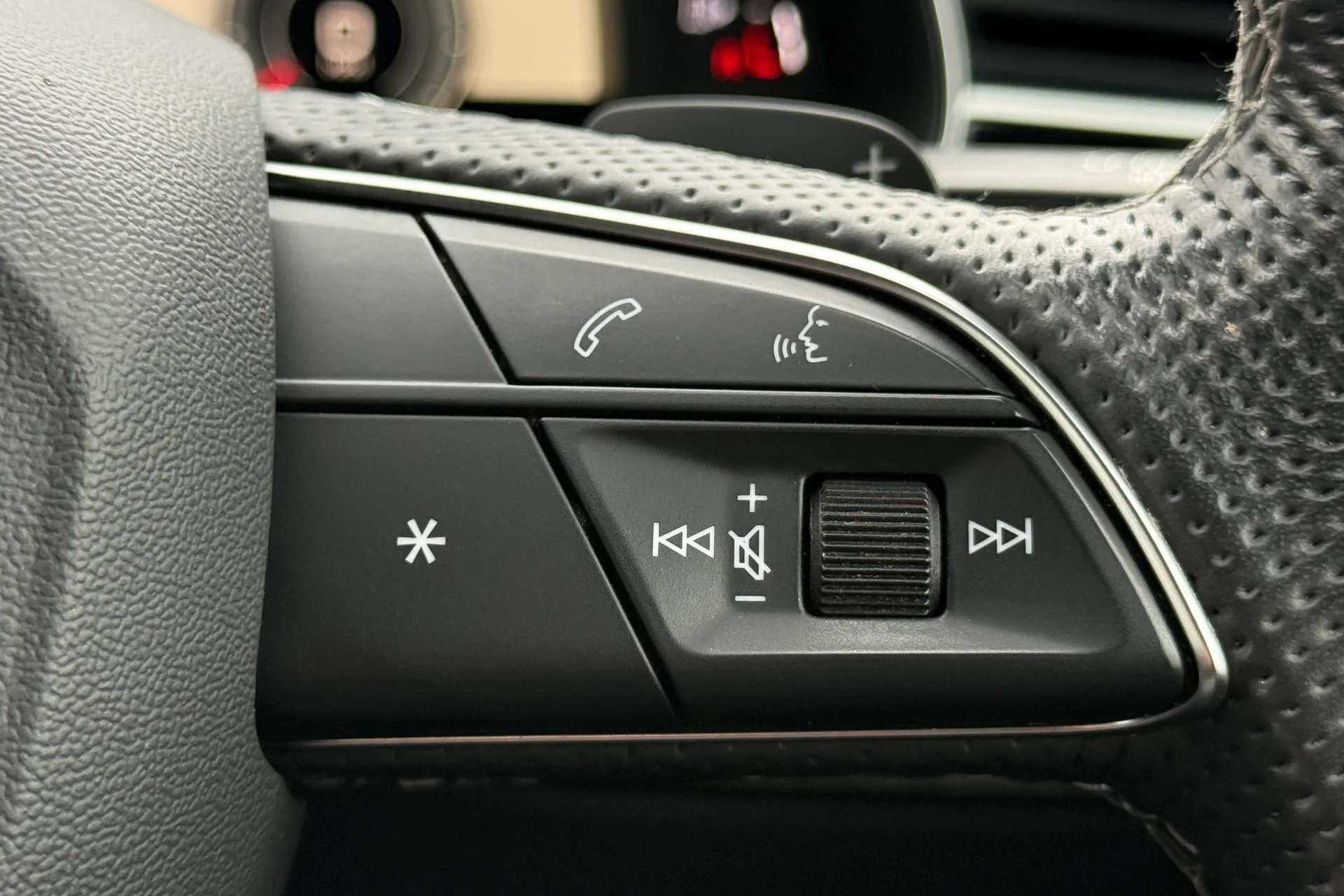 Audi Q7 thumbnail image number 25