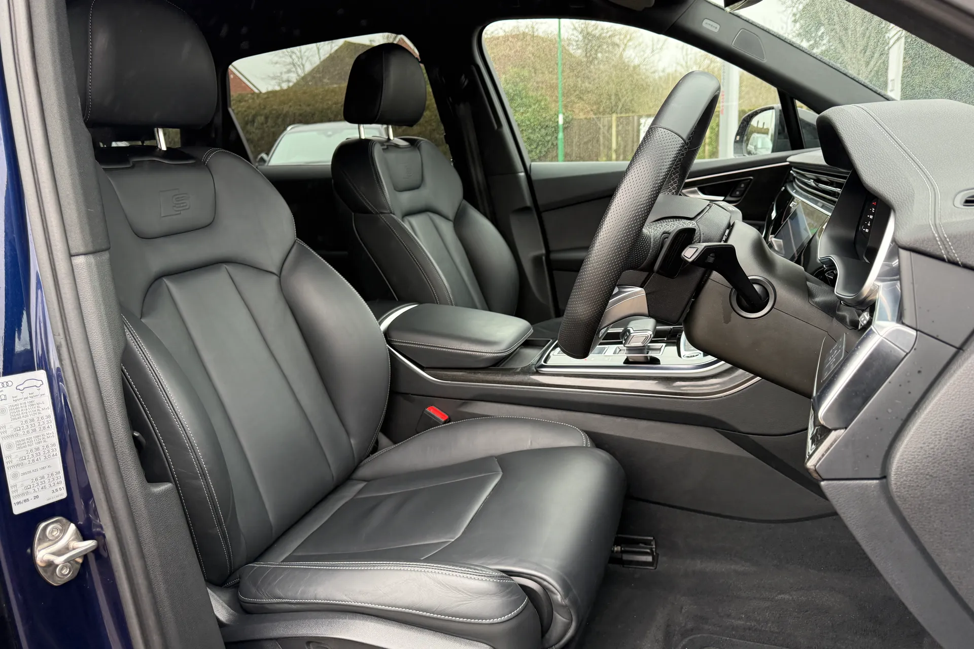 Audi Q7 thumbnail image number 29