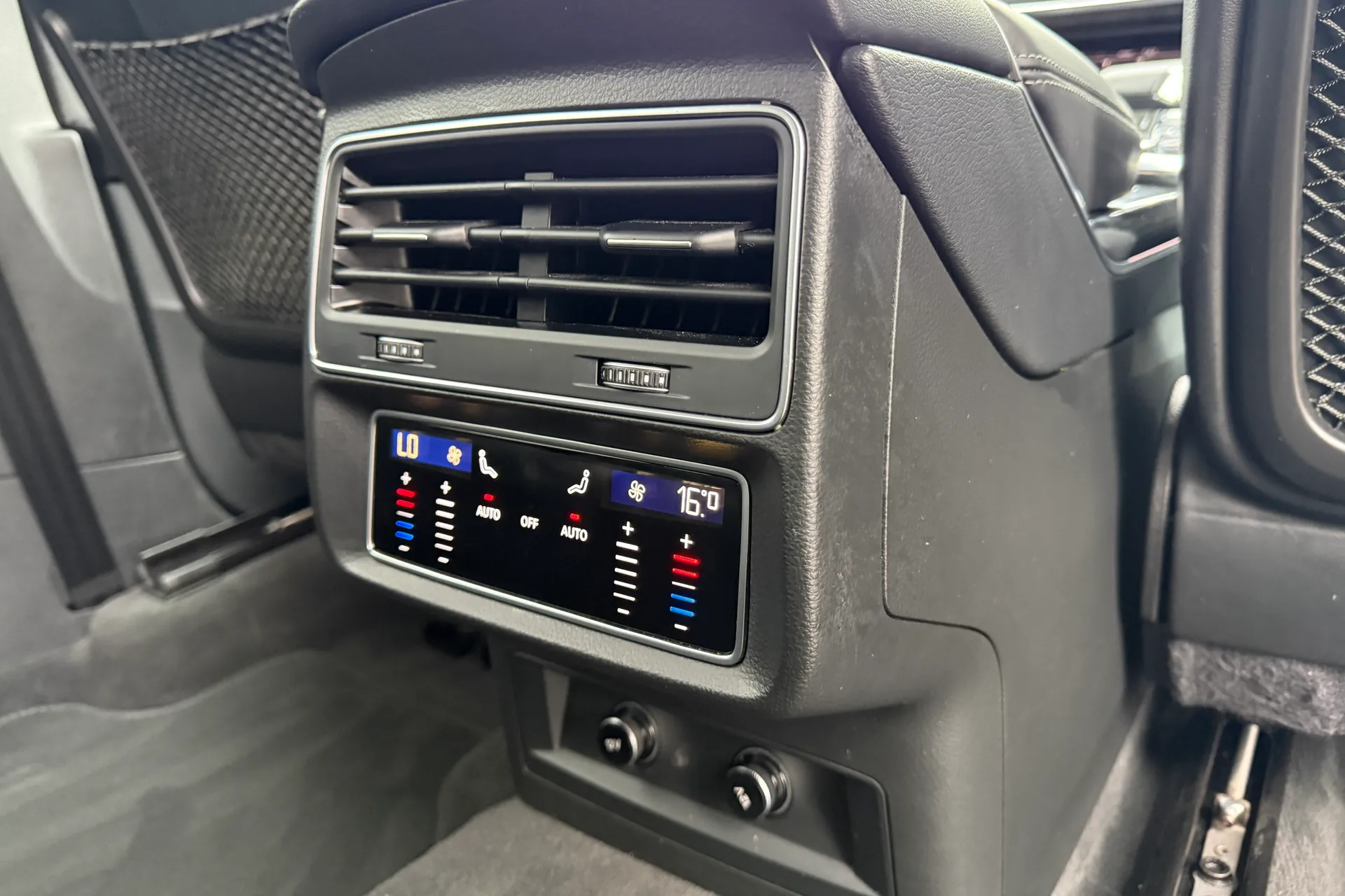 Audi Q7 thumbnail image number 50