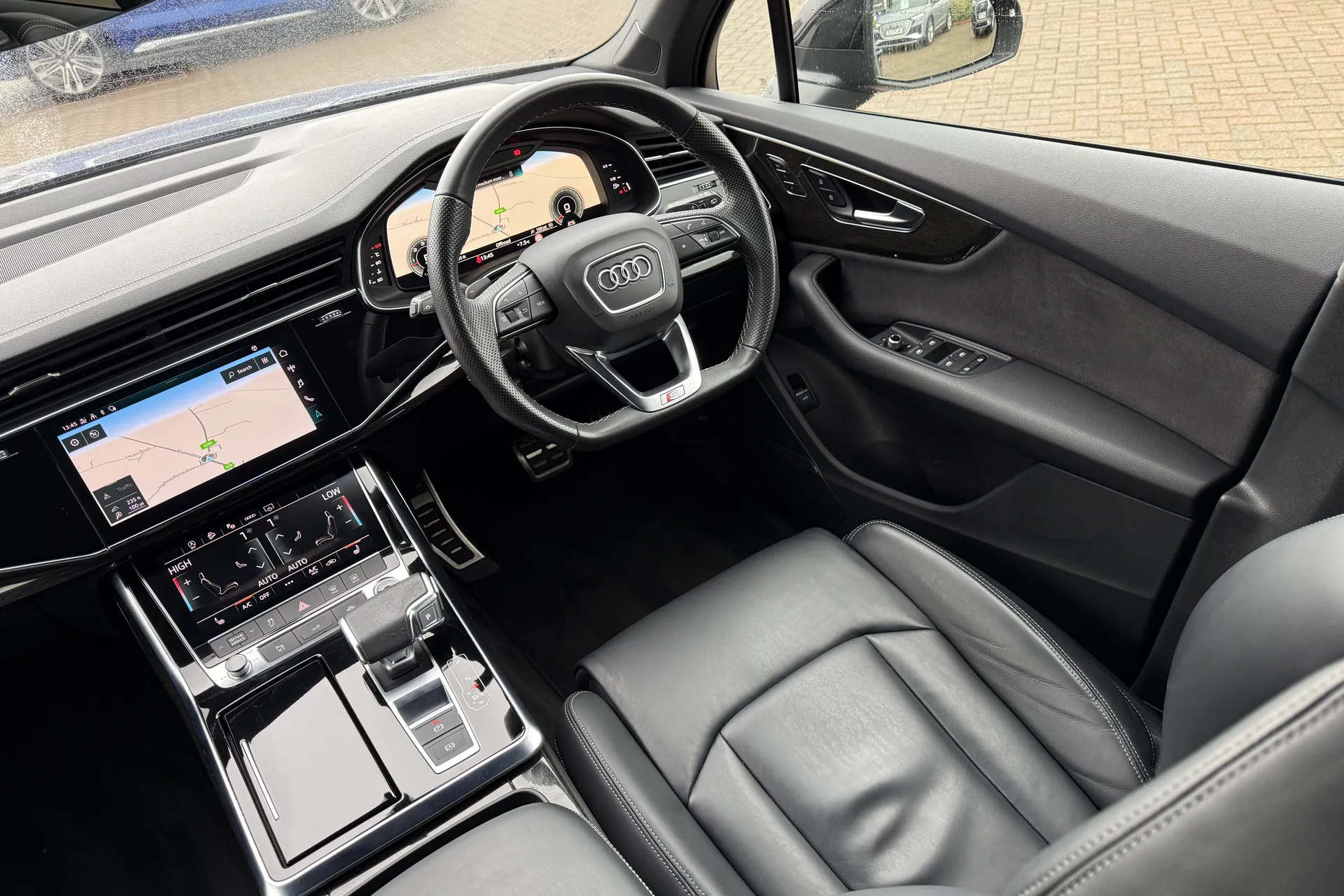 Audi Q7 thumbnail image number 44