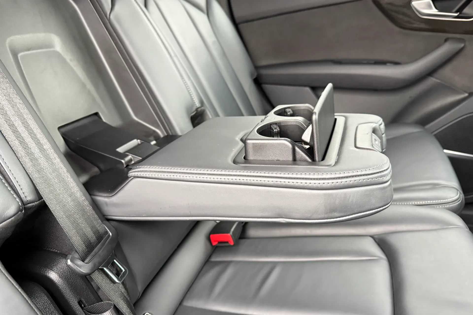 Audi Q7 thumbnail image number 47