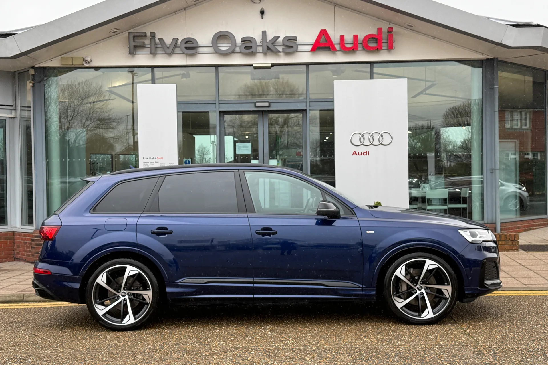 Audi Q7 thumbnail image number 2