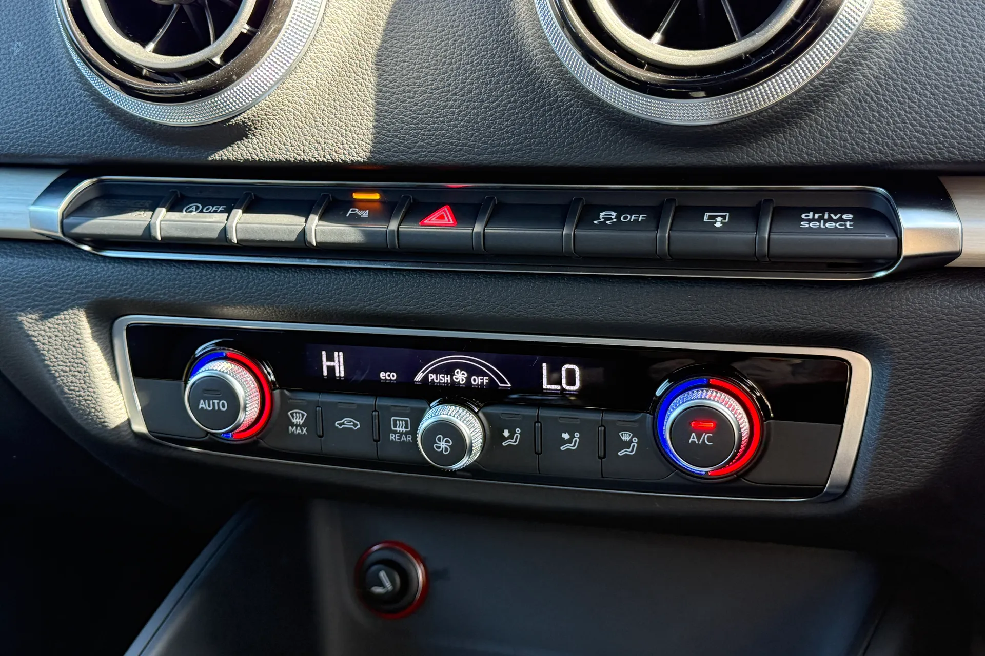 Audi A3 thumbnail image number 12