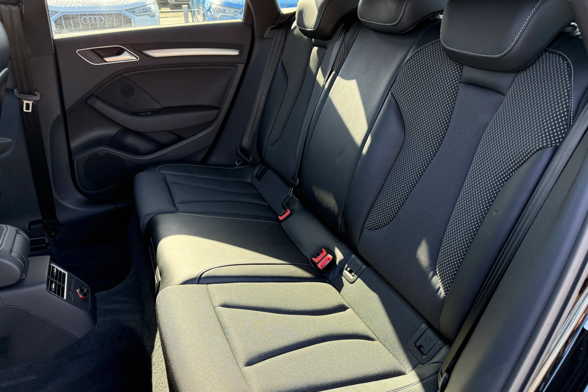 Audi A3 thumbnail image number 37