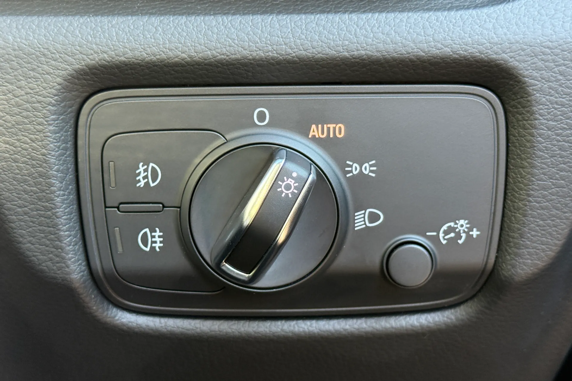 Audi A3 thumbnail image number 18