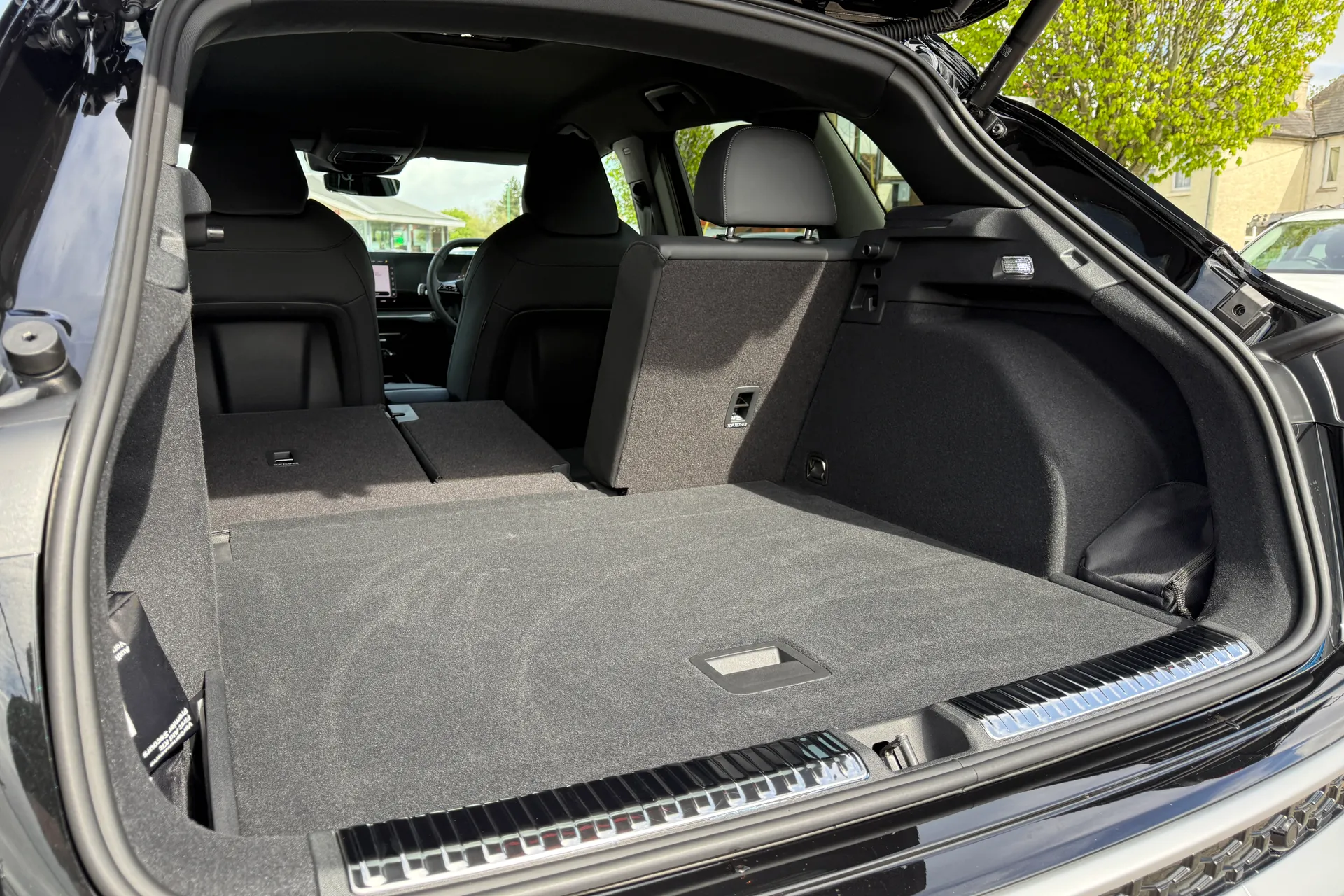 Audi Q3 thumbnail image number 40
