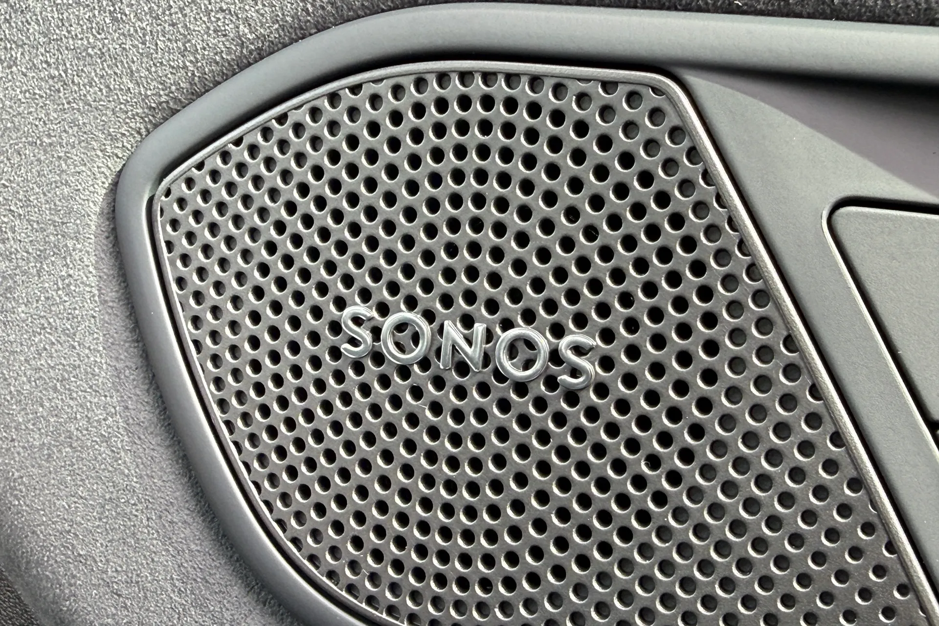 Audi Q3 thumbnail image number 19