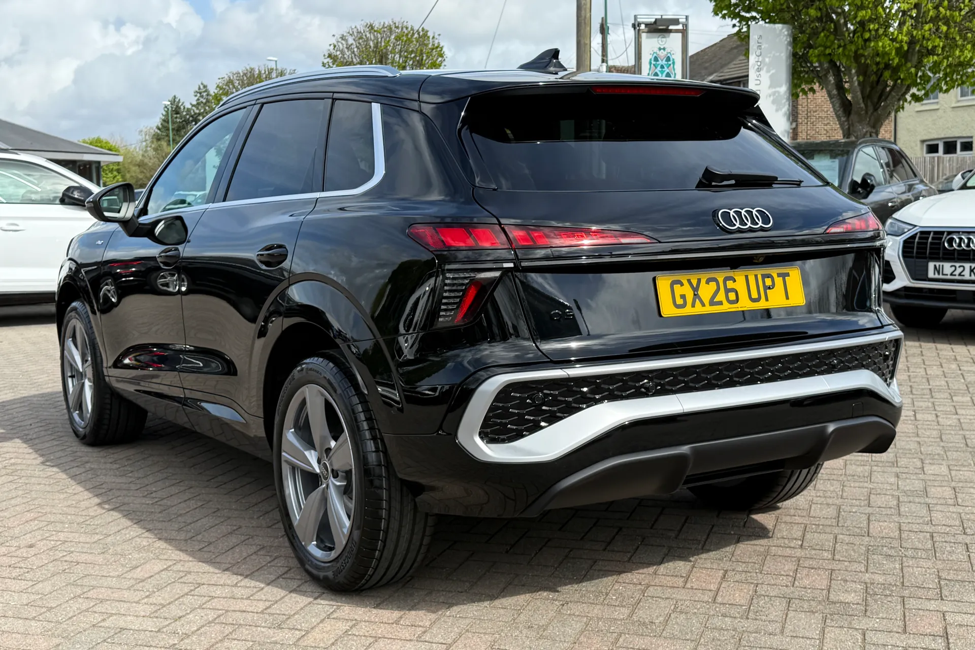 Audi Q3 thumbnail image number 38