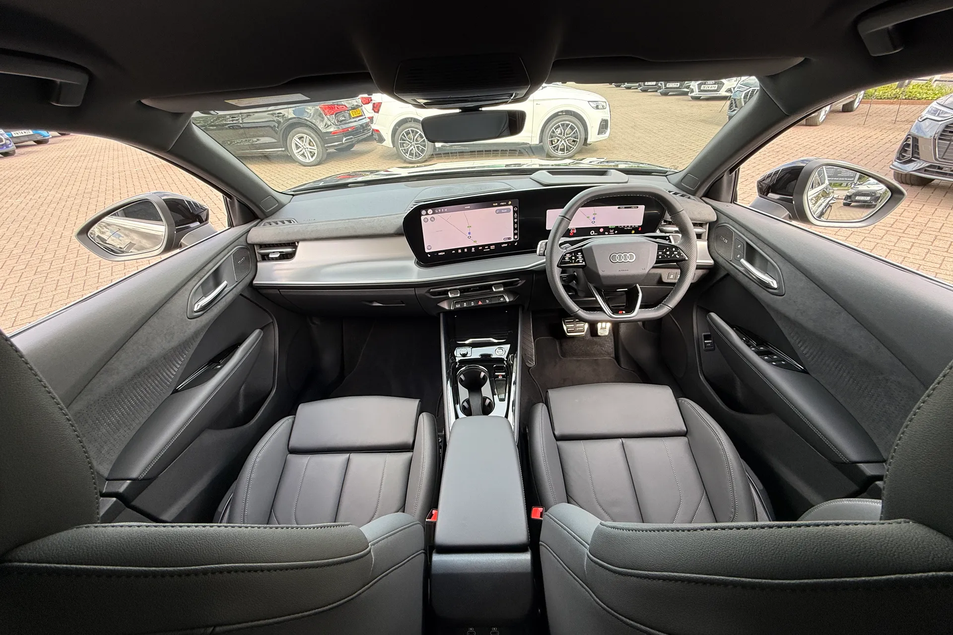 Audi Q3 thumbnail image number 3