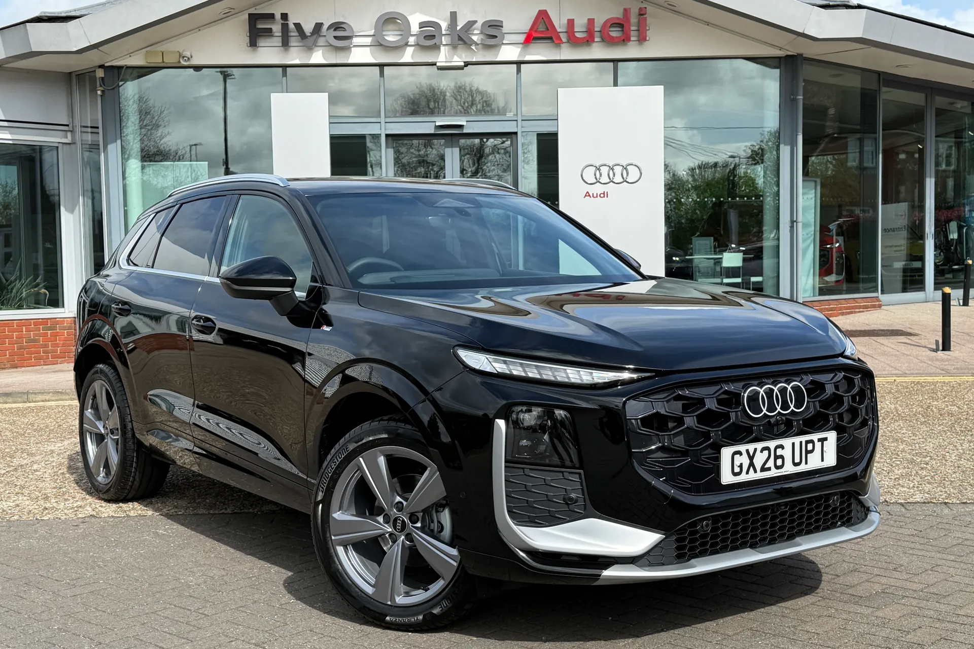 Audi Q3 focused image