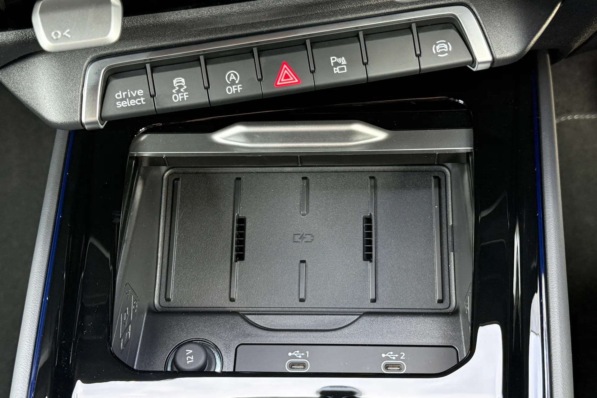 Audi Q3 thumbnail image number 18