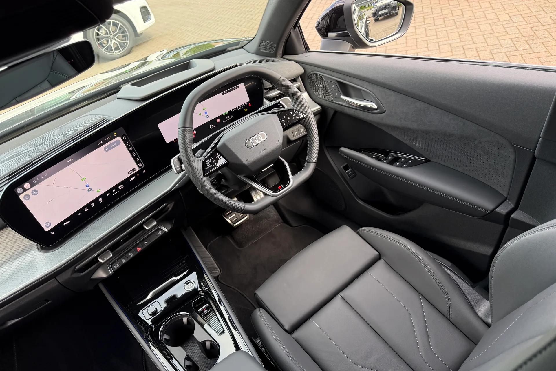 Audi Q3 thumbnail image number 46