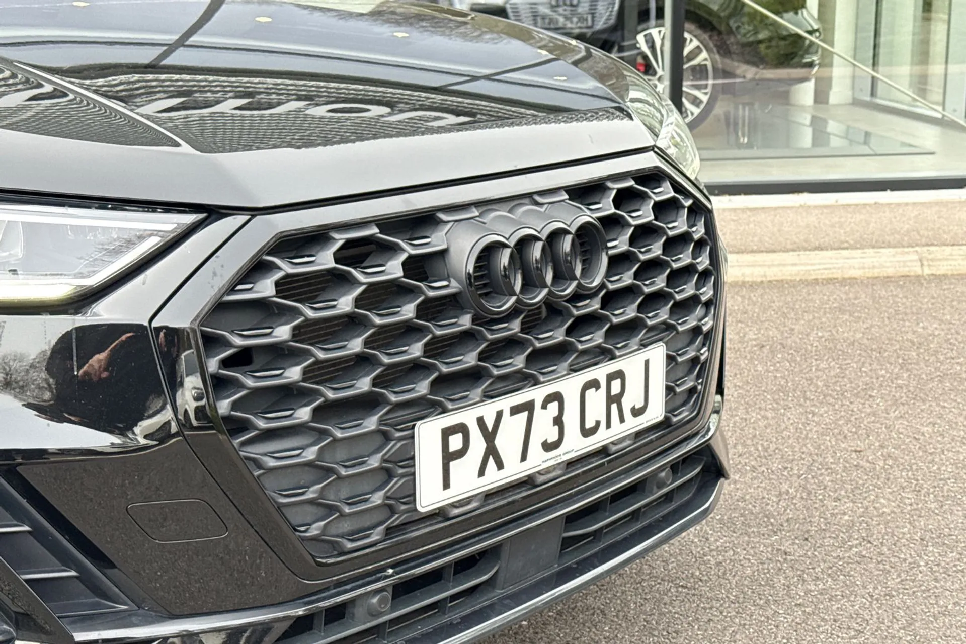 Audi Q3 thumbnail image number 10