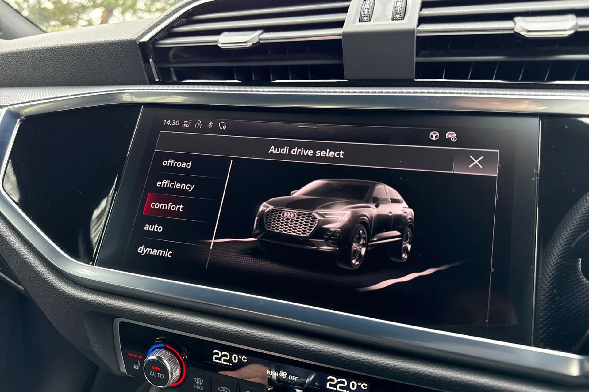 Audi Q3 thumbnail image number 34