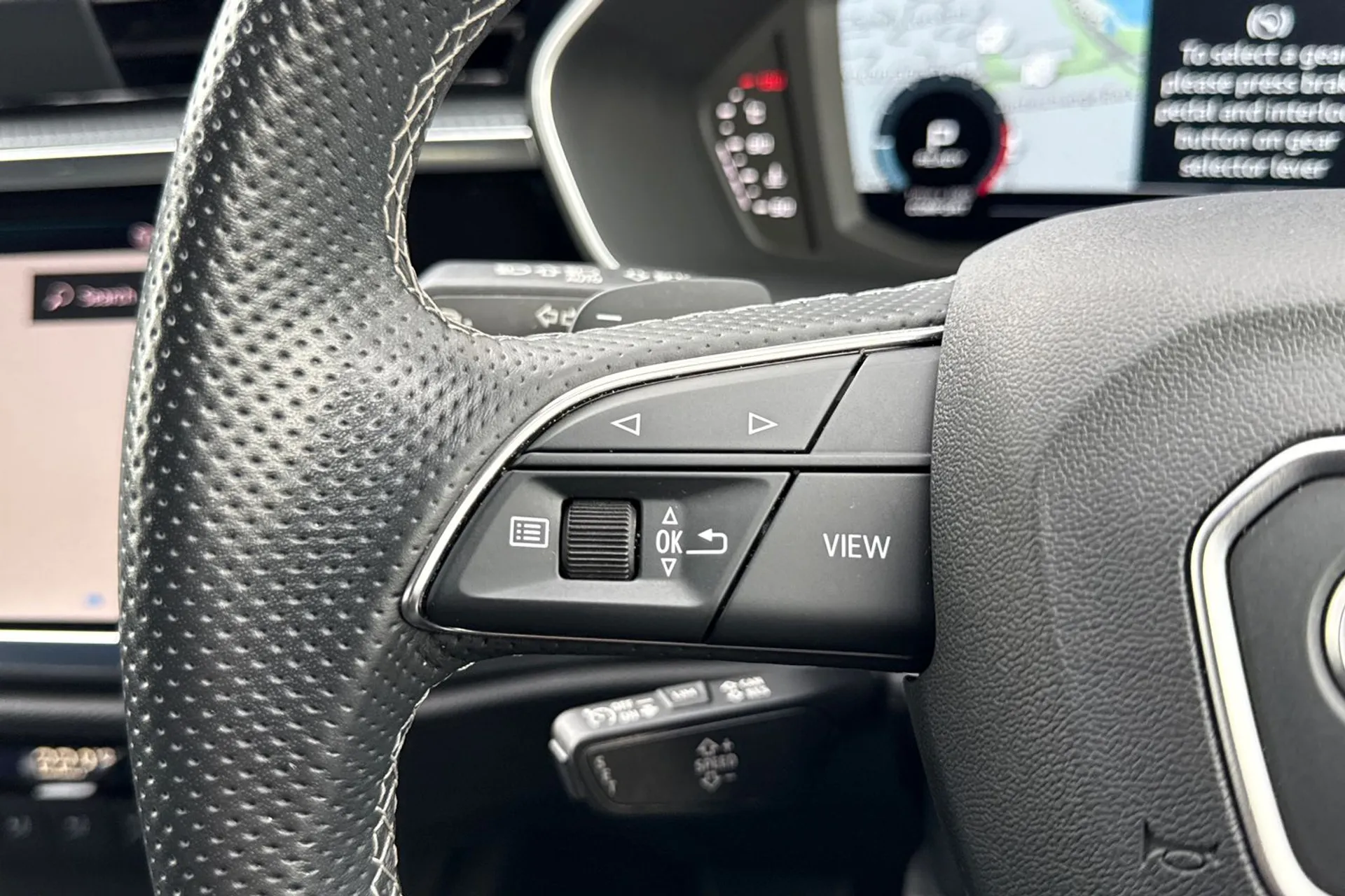 Audi Q3 thumbnail image number 45