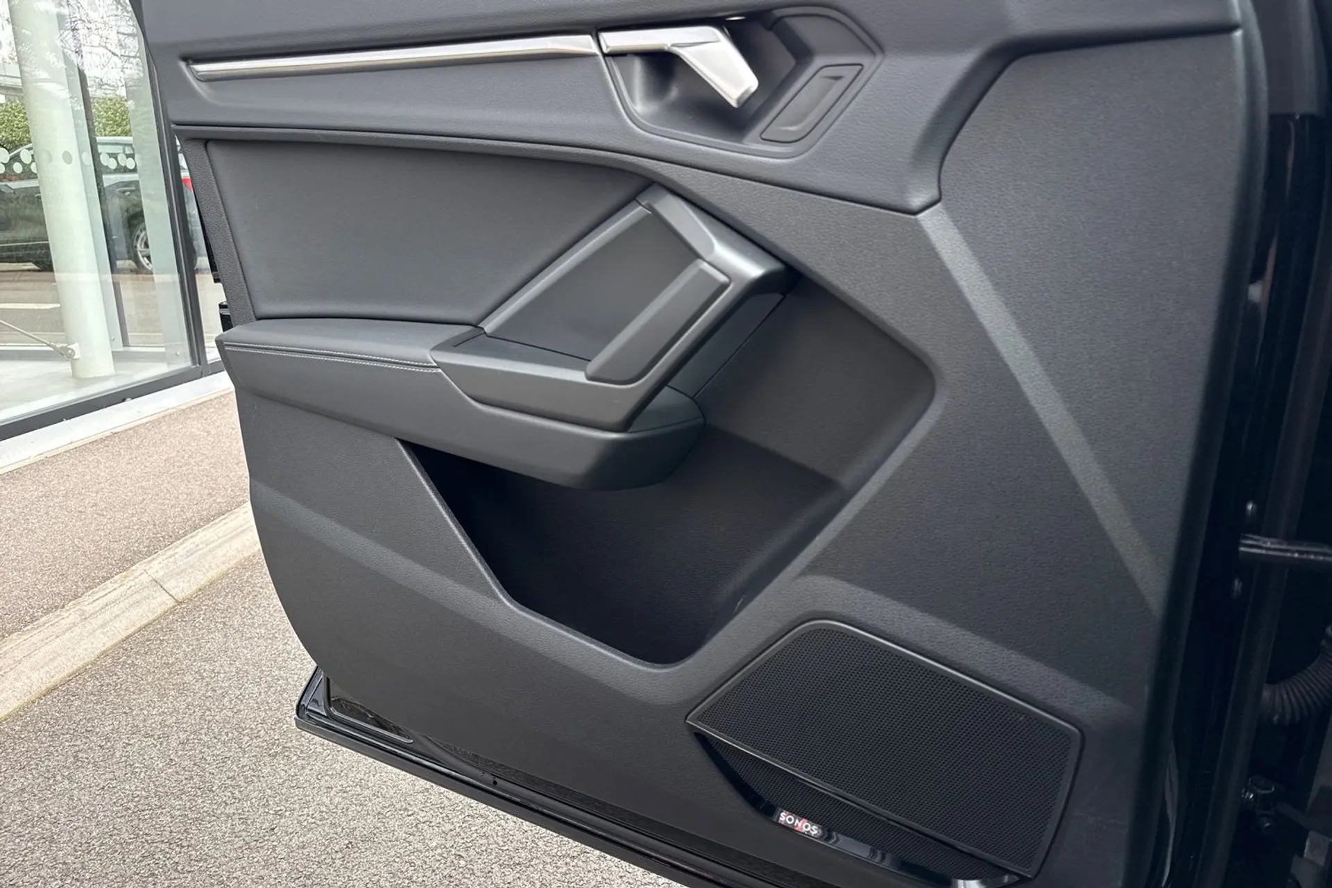 Audi Q3 thumbnail image number 42