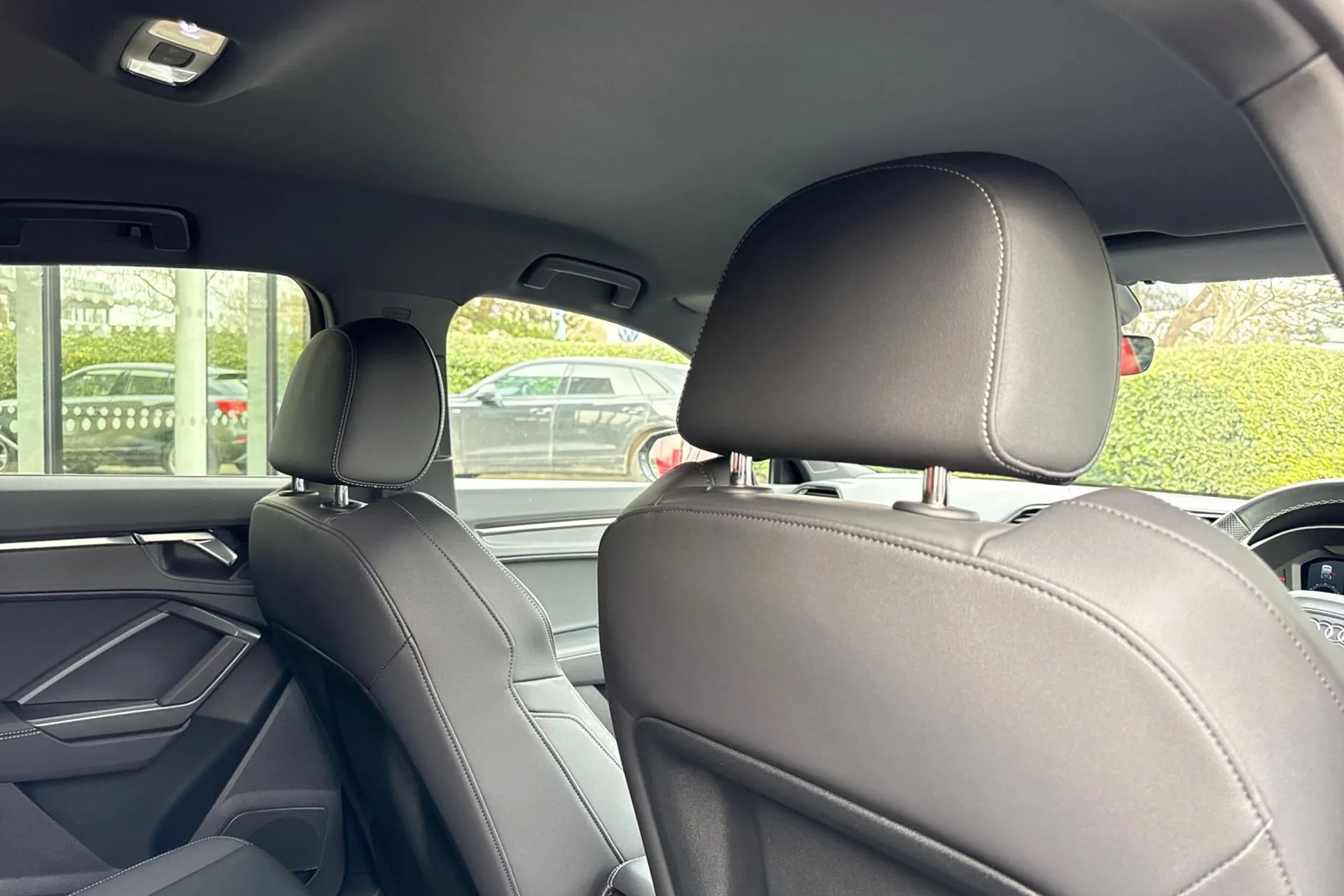 Audi Q3 thumbnail image number 43