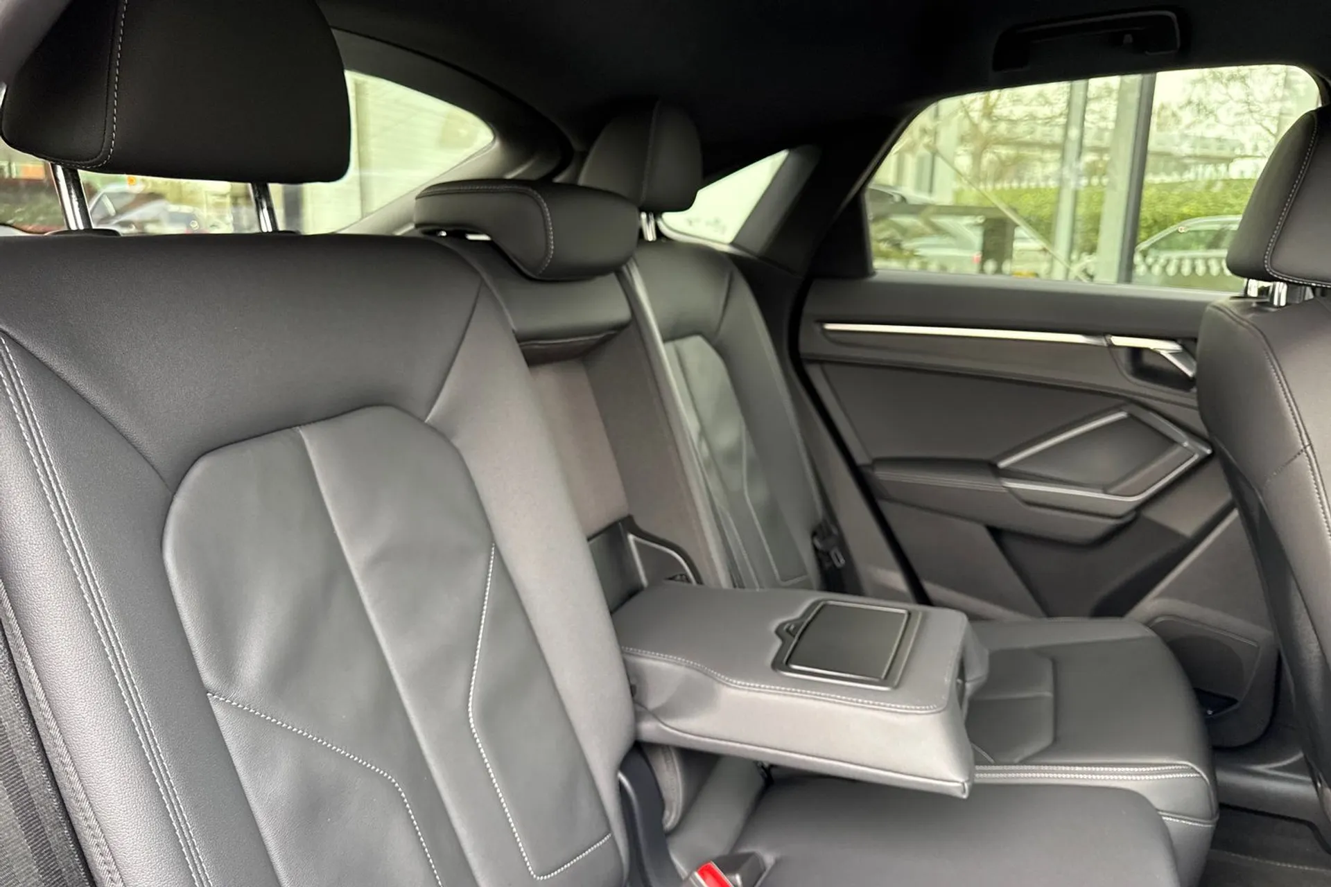 Audi Q3 thumbnail image number 41