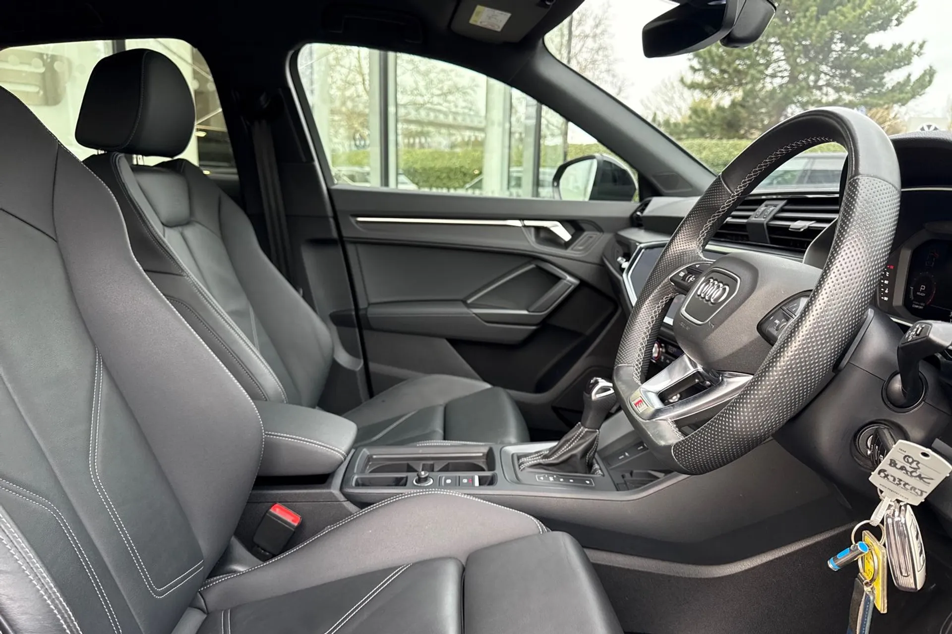 Audi Q3 thumbnail image number 49