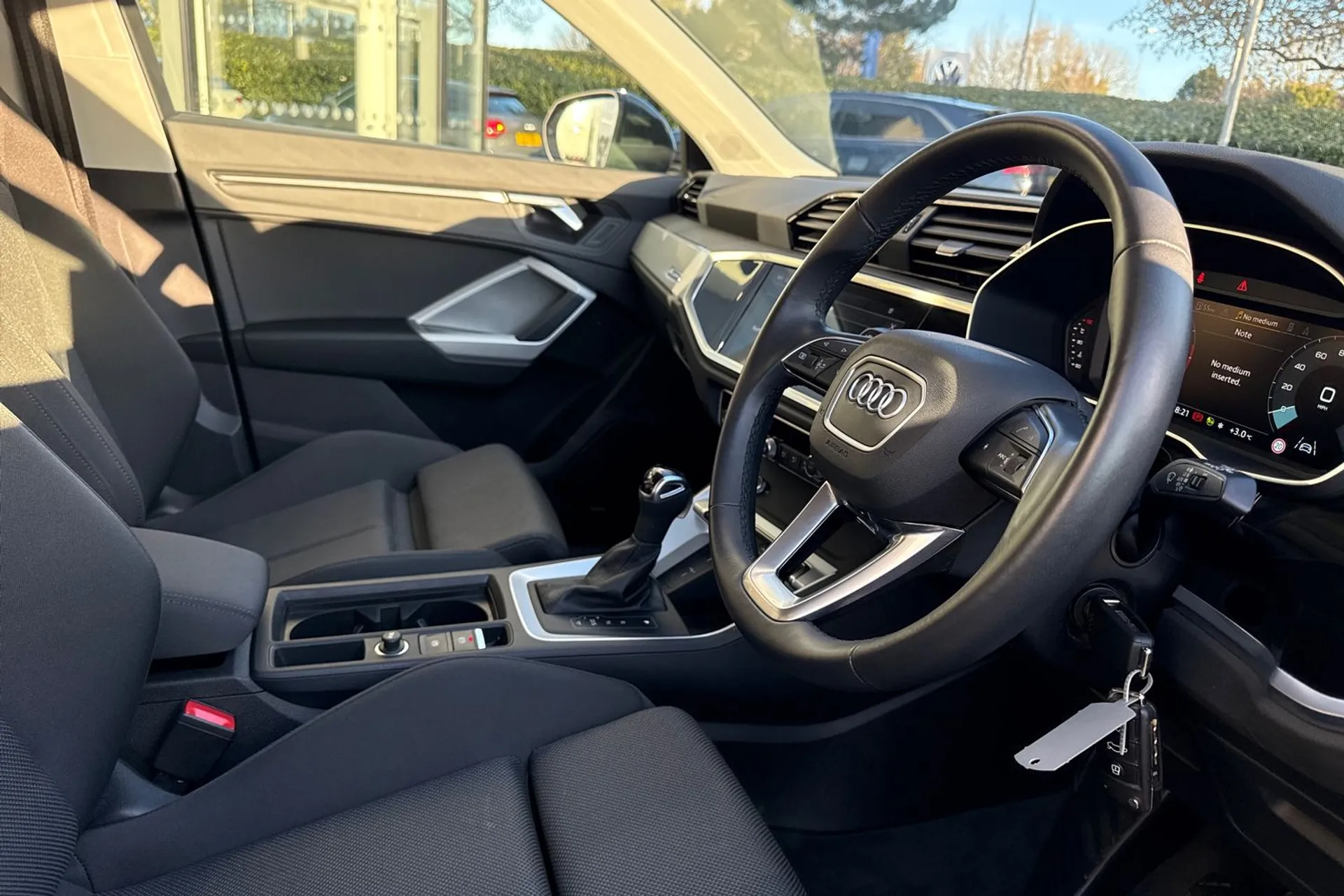 Audi Q3 thumbnail image number 48