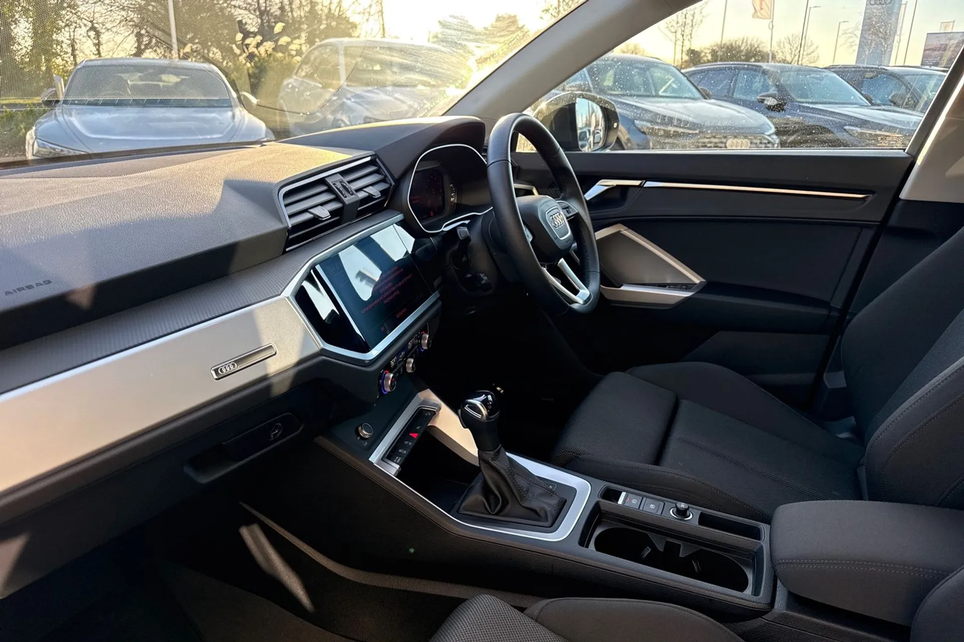 Audi Q3 thumbnail image number 22