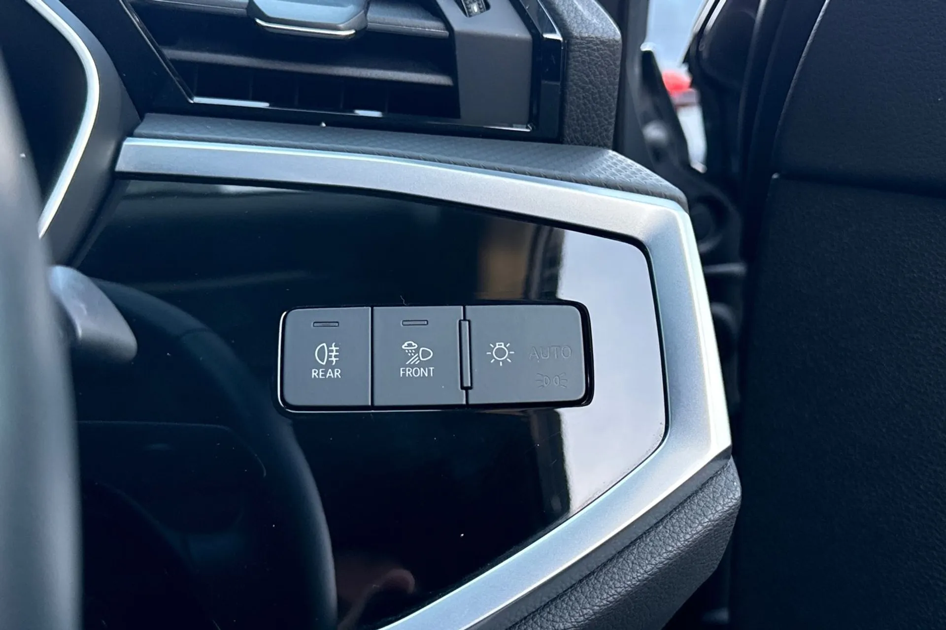 Audi Q3 thumbnail image number 31