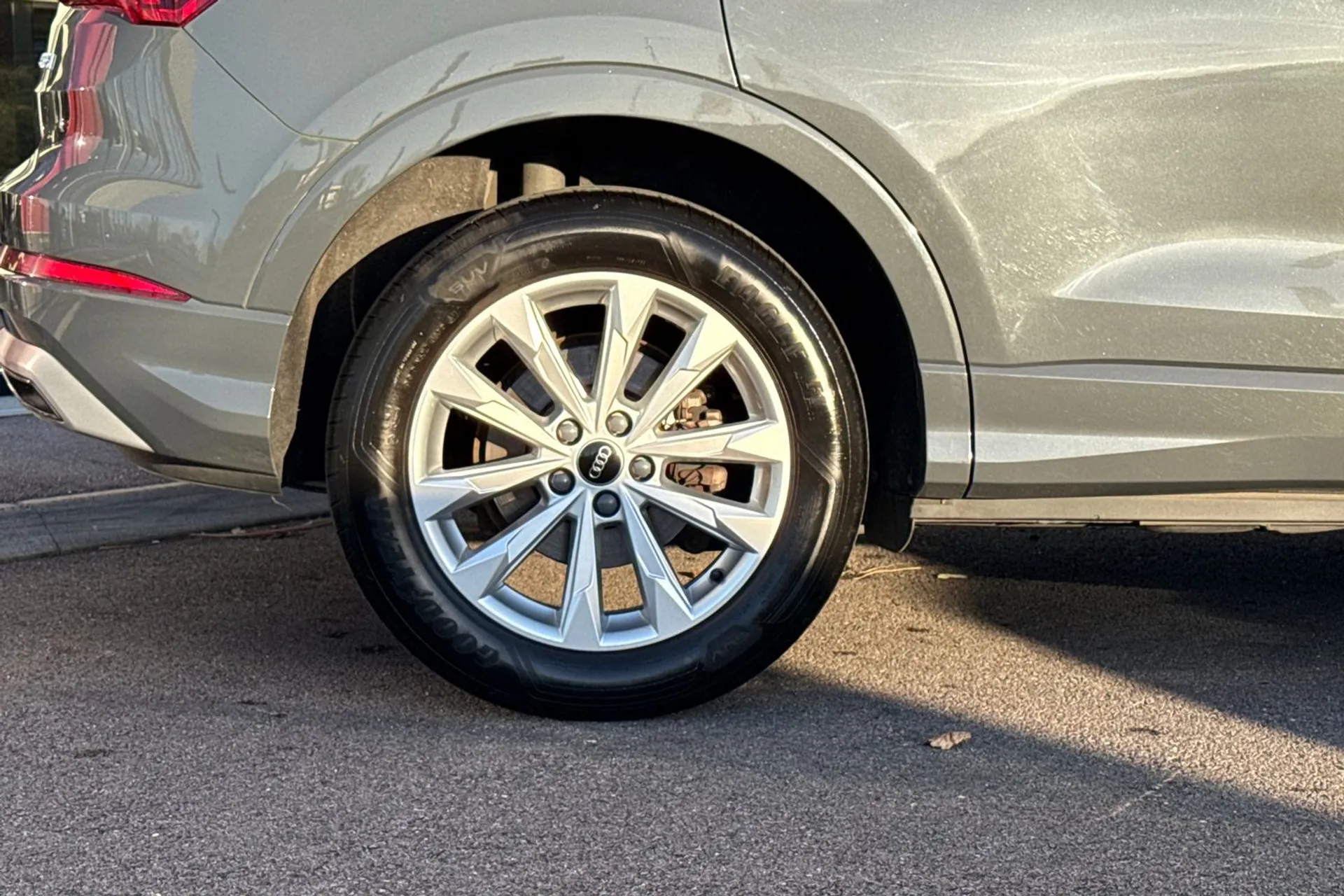 Audi Q3 thumbnail image number 21