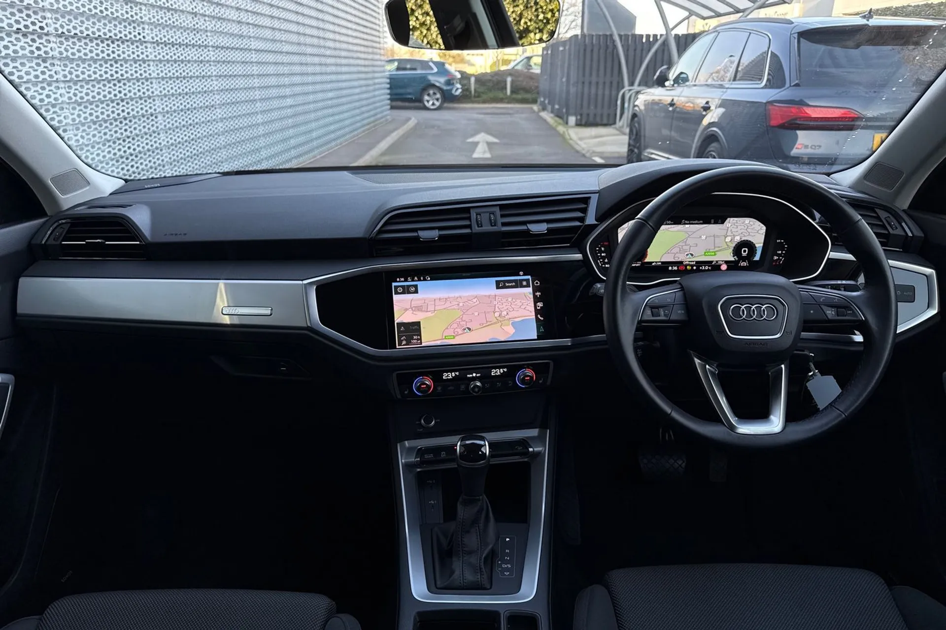 Audi Q3 thumbnail image number 3