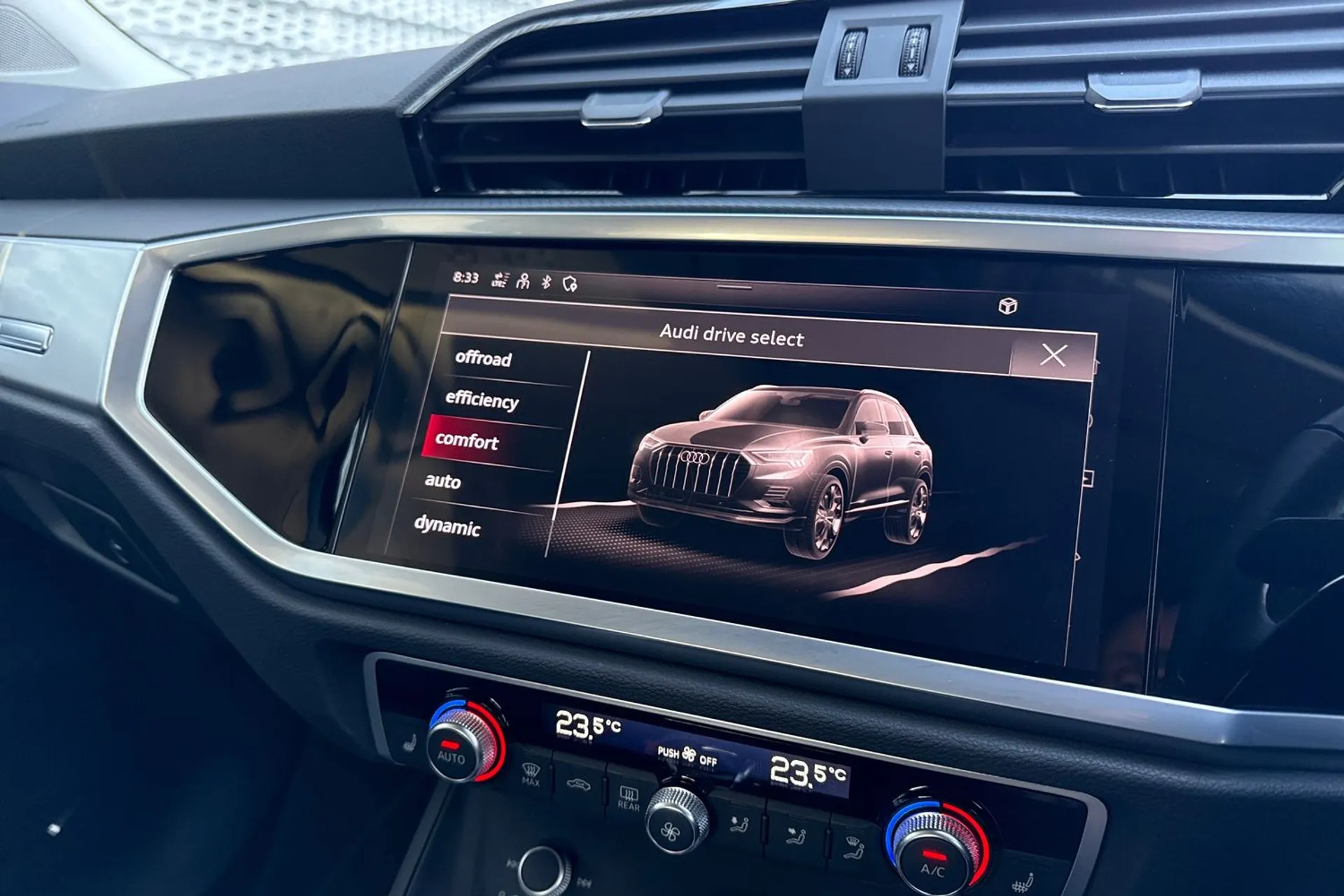 Audi Q3 thumbnail image number 18