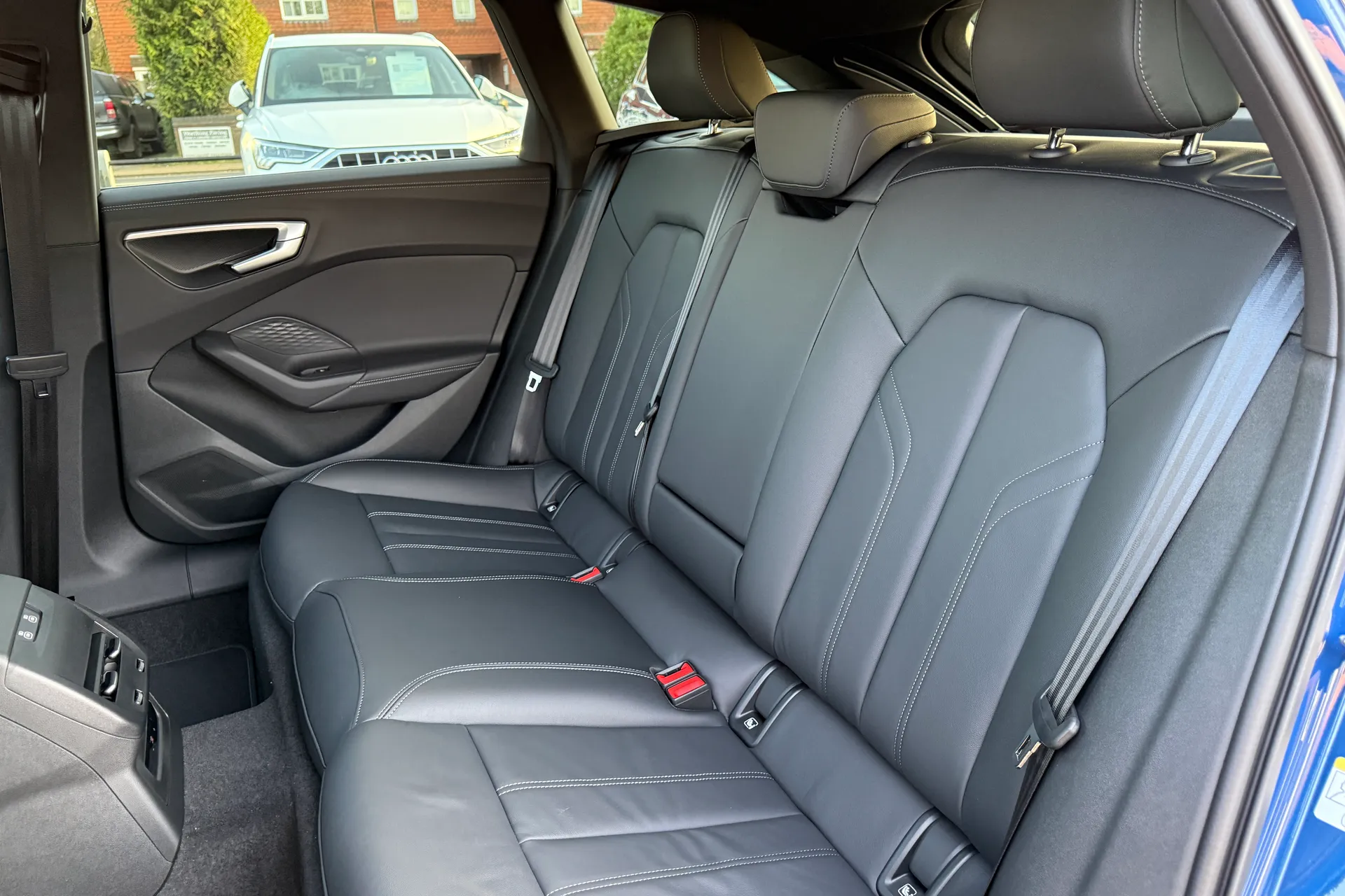 Audi A5 thumbnail image number 44