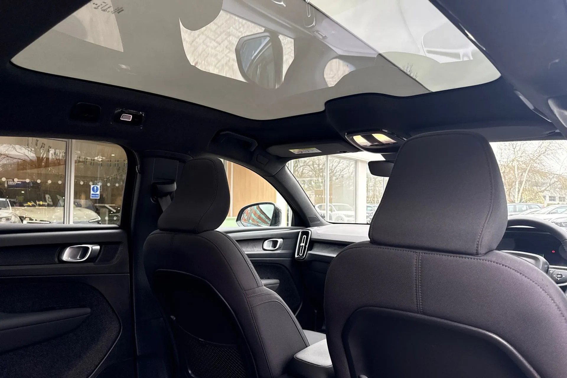 Volvo C40 thumbnail image number 24