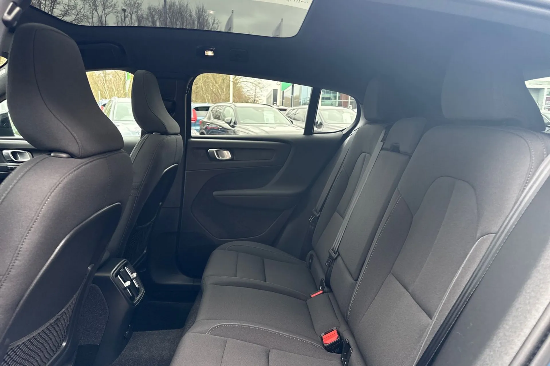 Volvo C40 thumbnail image number 30