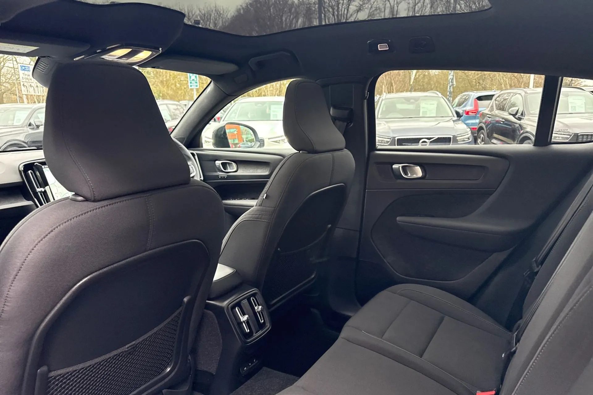 Volvo C40 thumbnail image number 31