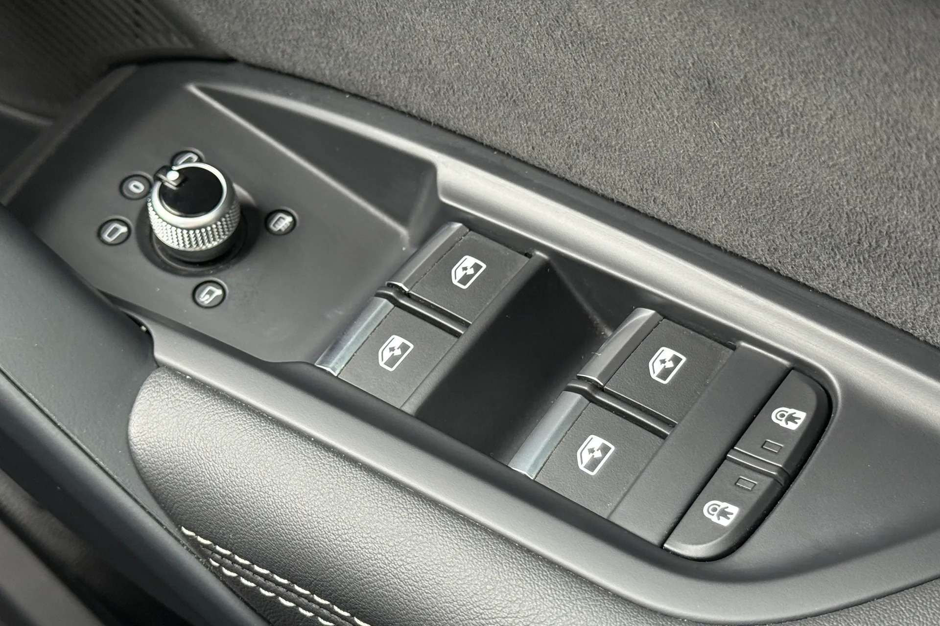 Audi Q5 thumbnail image number 18