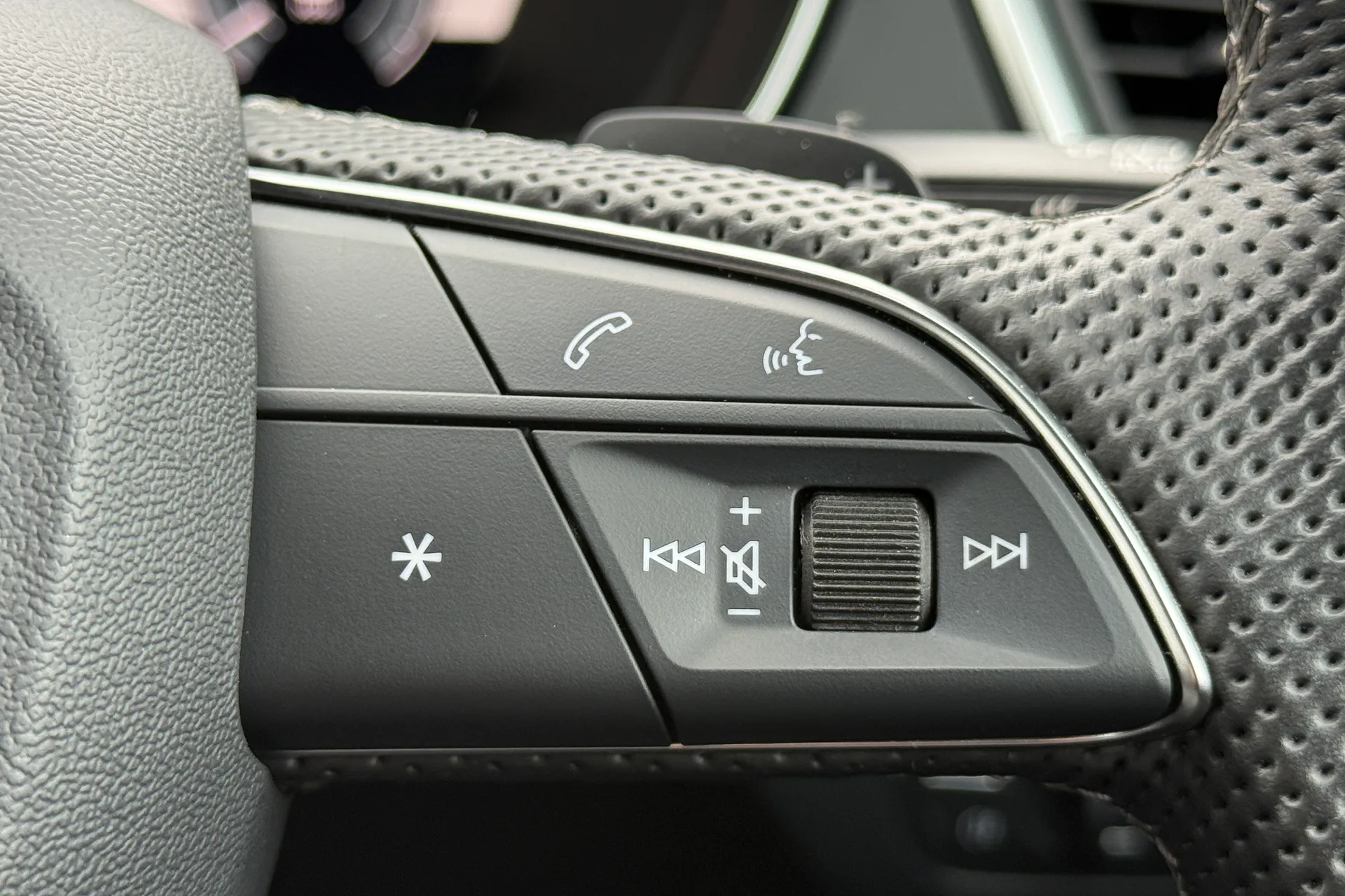 Audi Q5 thumbnail image number 21