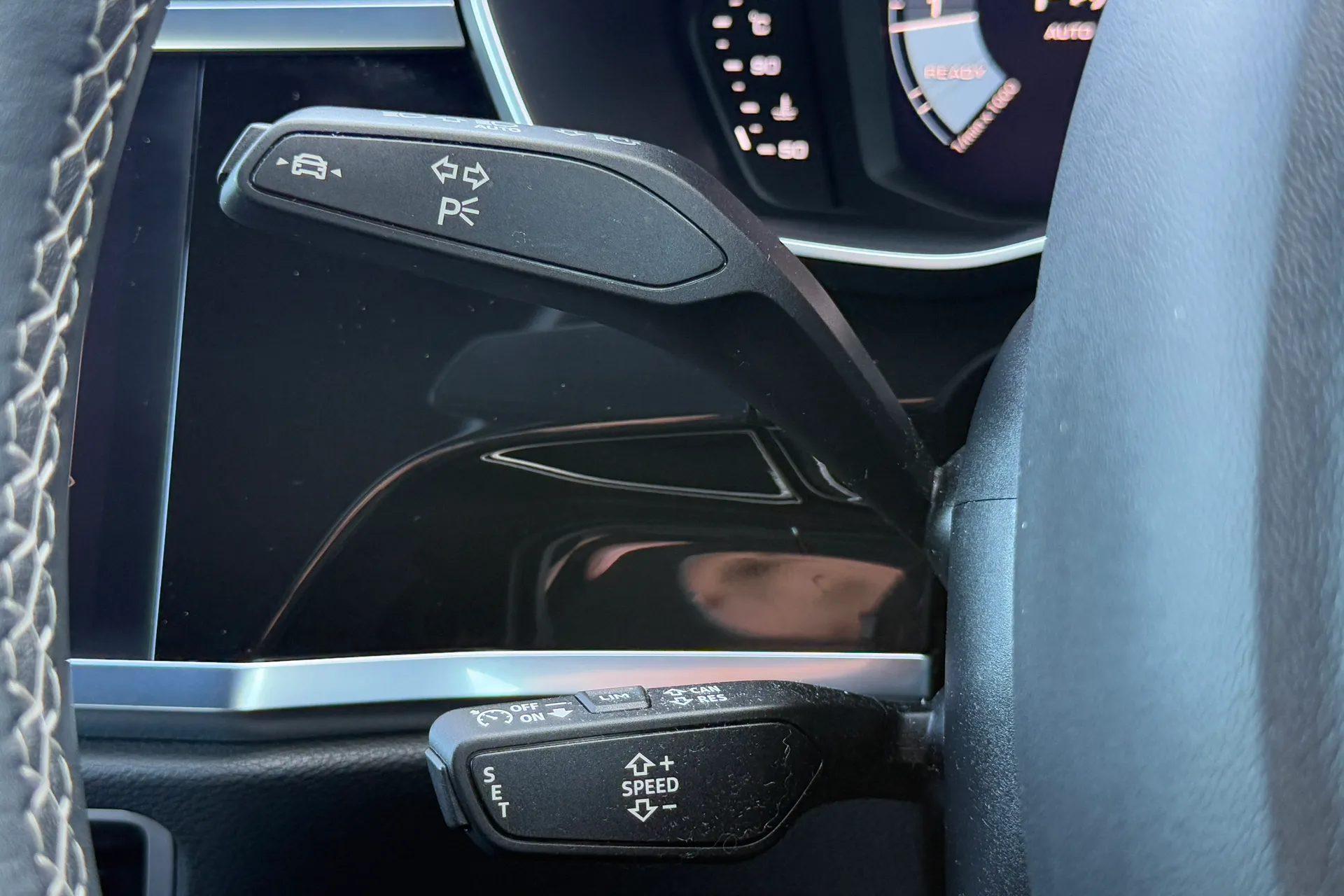 Audi Q3 thumbnail image number 15