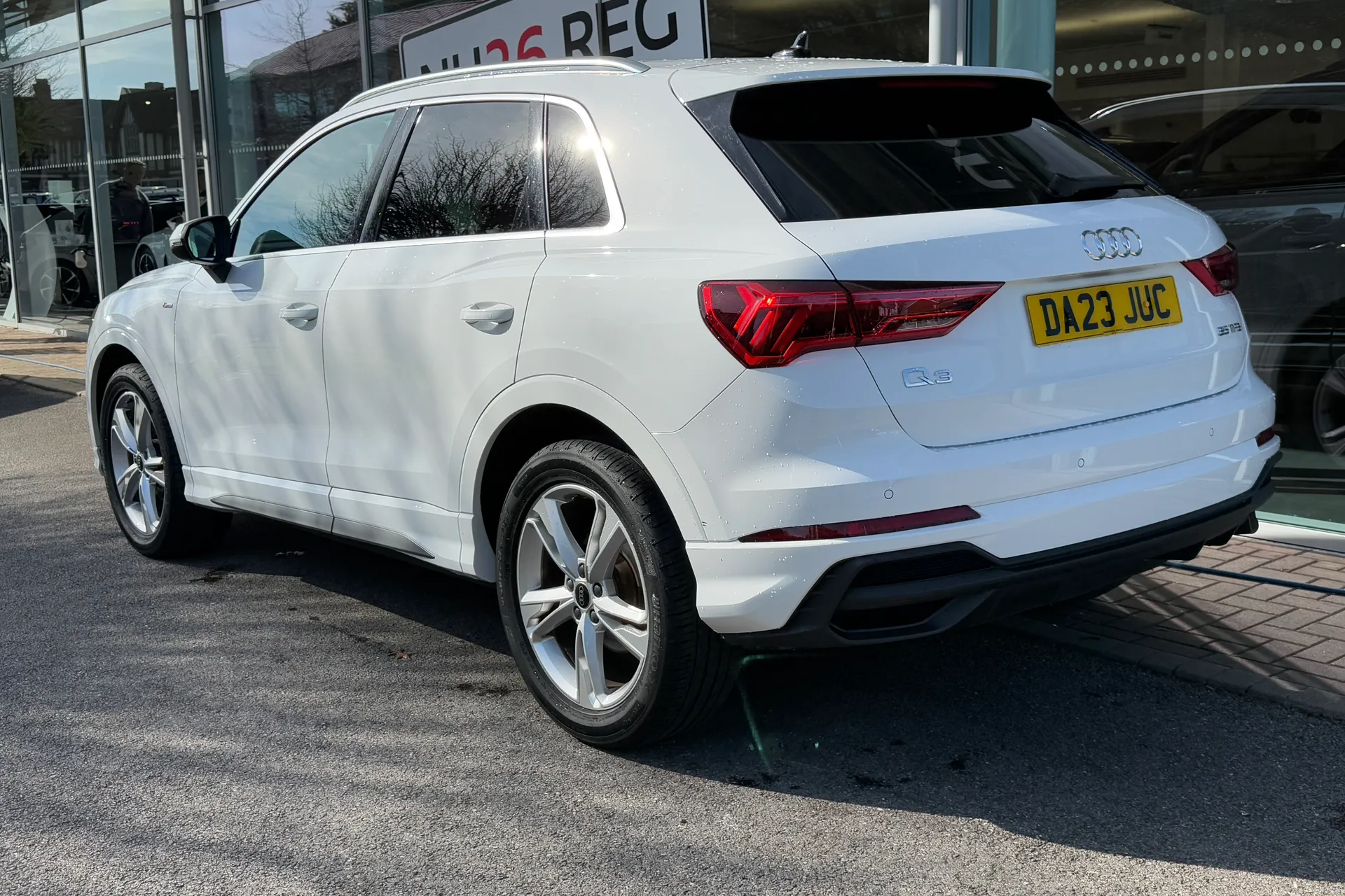 Audi Q3 thumbnail image number 7