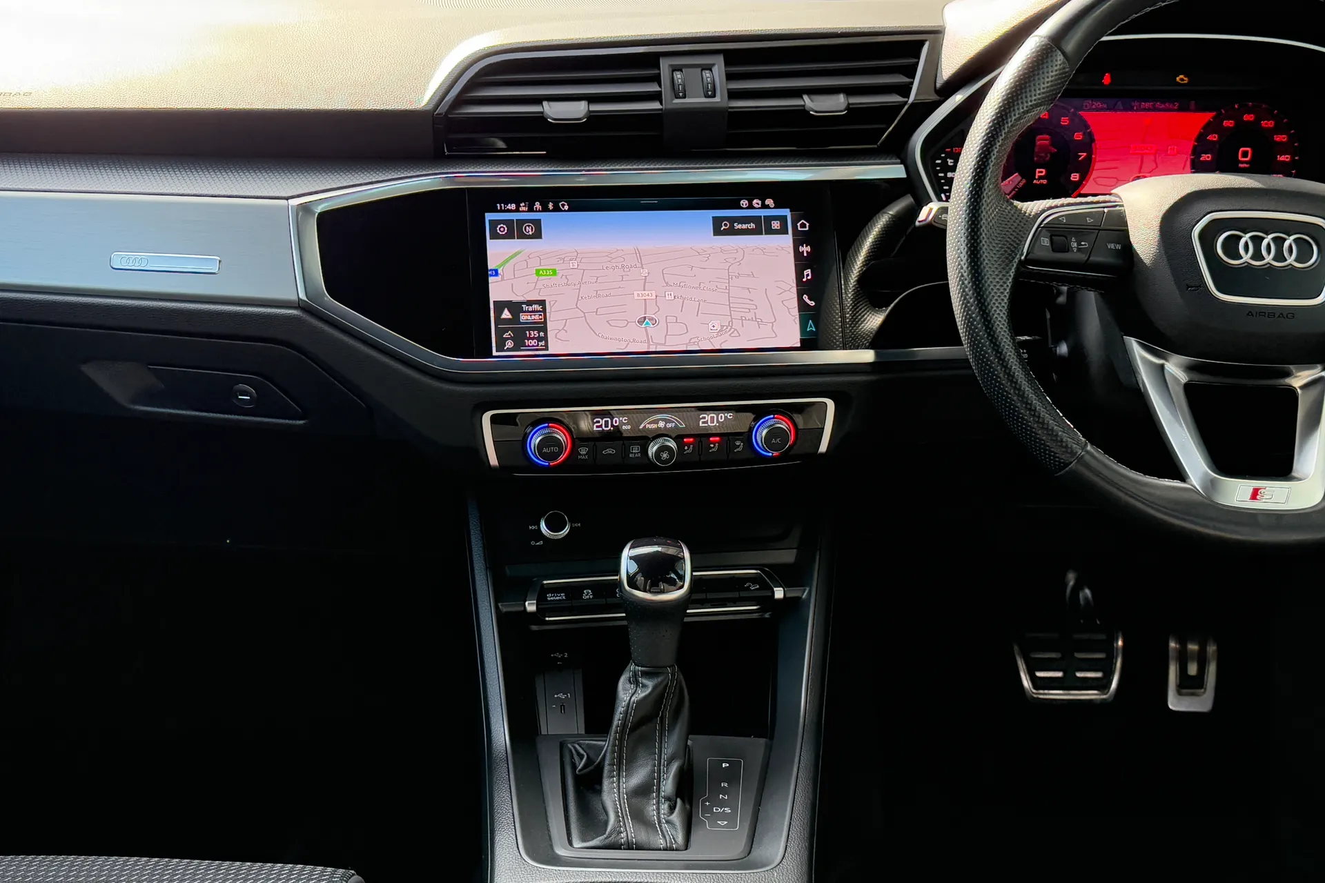 Audi Q3 thumbnail image number 38