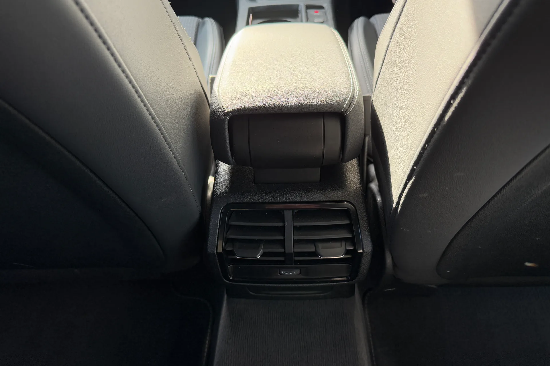 Audi Q3 thumbnail image number 37