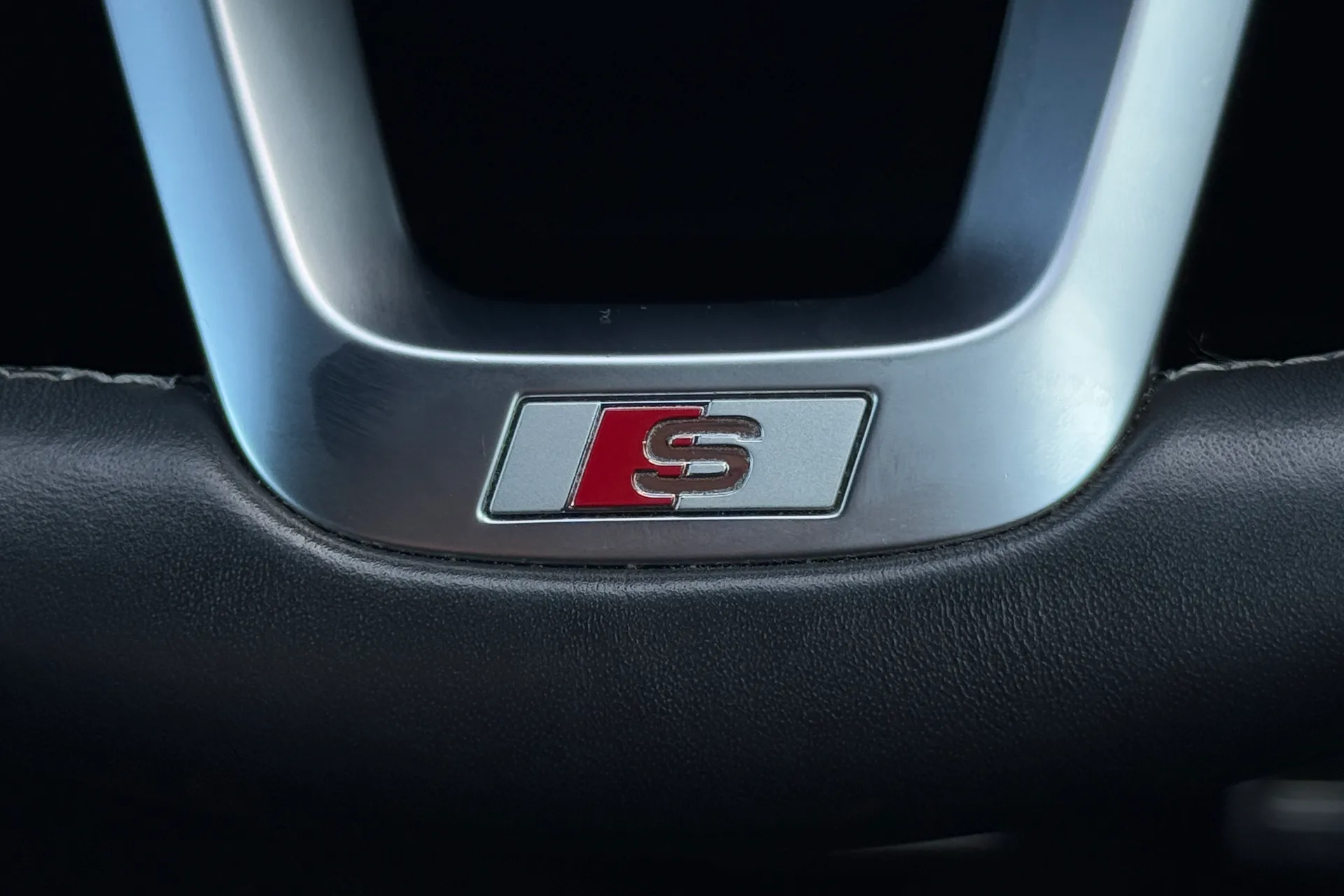 Audi Q3 thumbnail image number 14