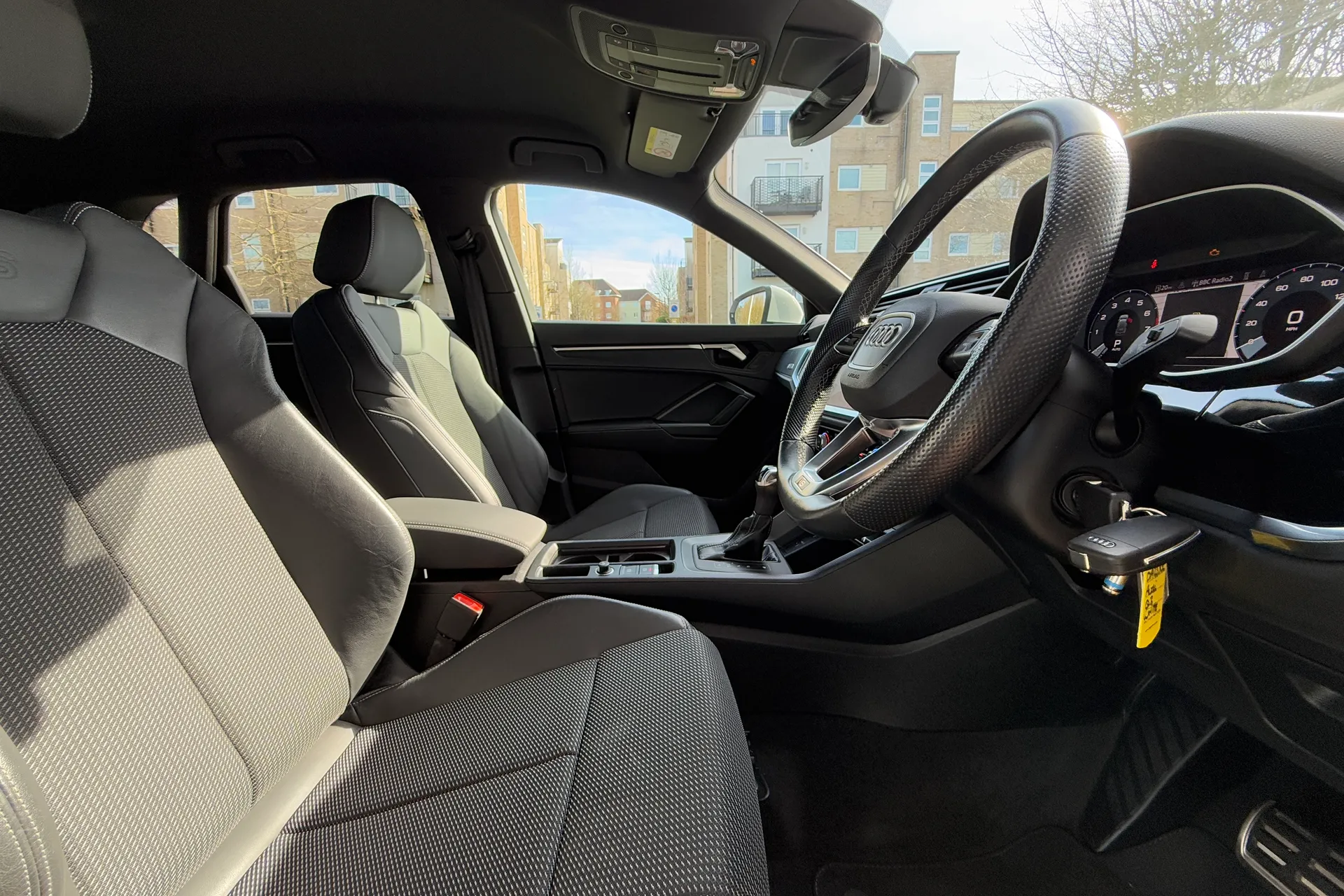 Audi Q3 thumbnail image number 31