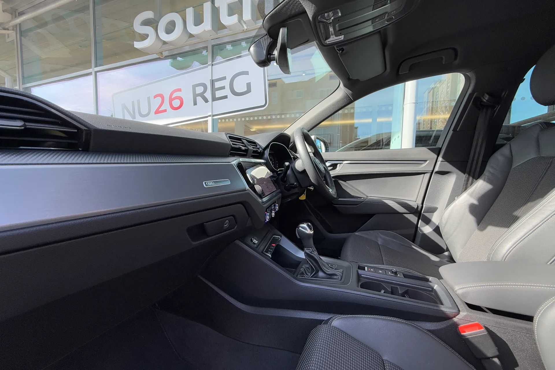 Audi Q3 thumbnail image number 6