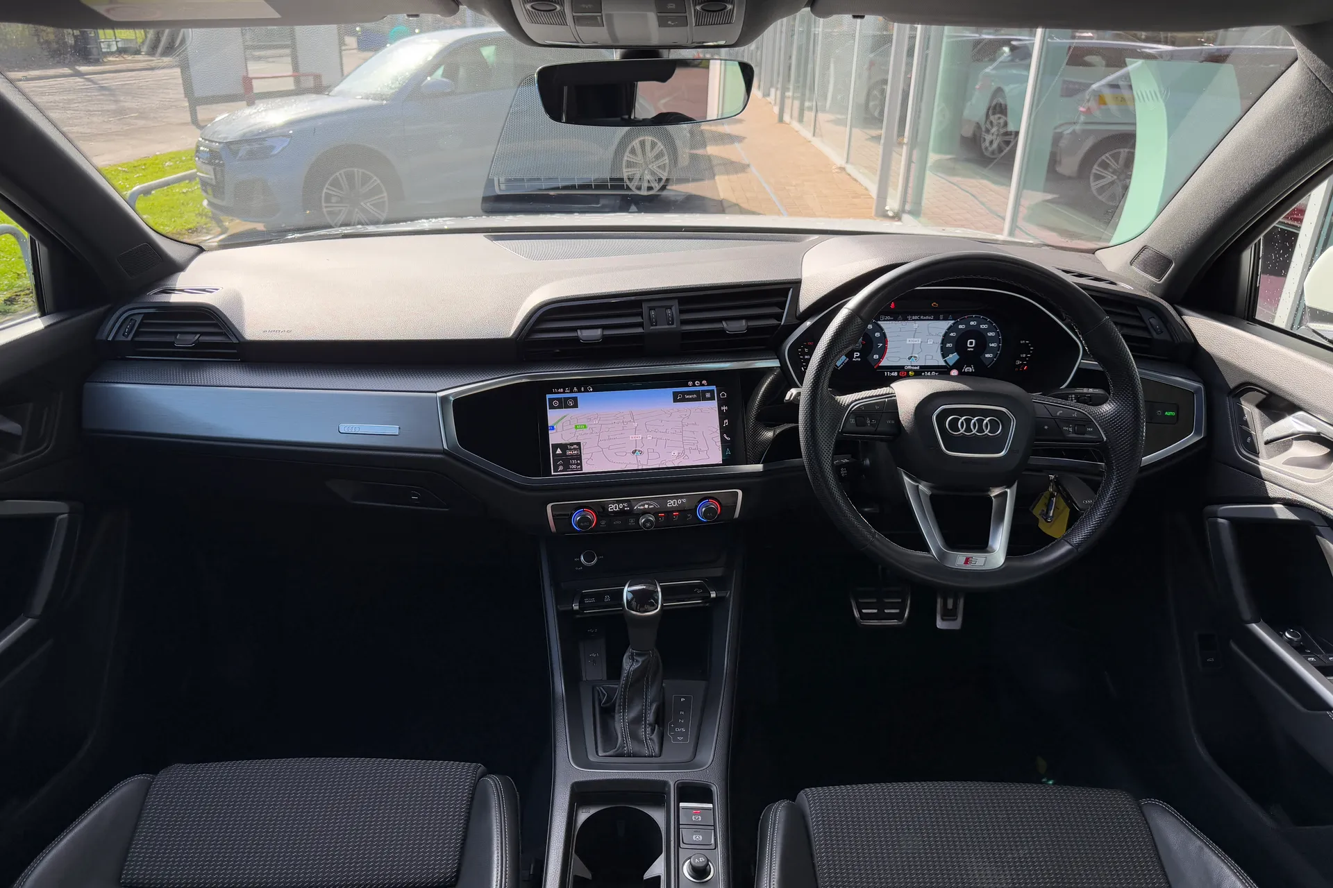 Audi Q3 thumbnail image number 3