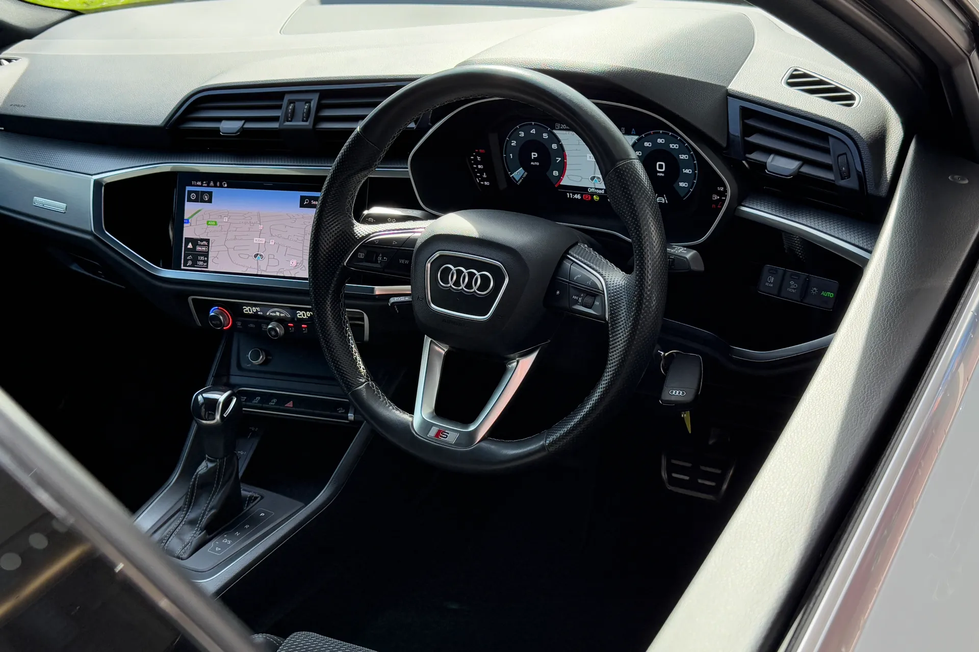 Audi Q3 thumbnail image number 32