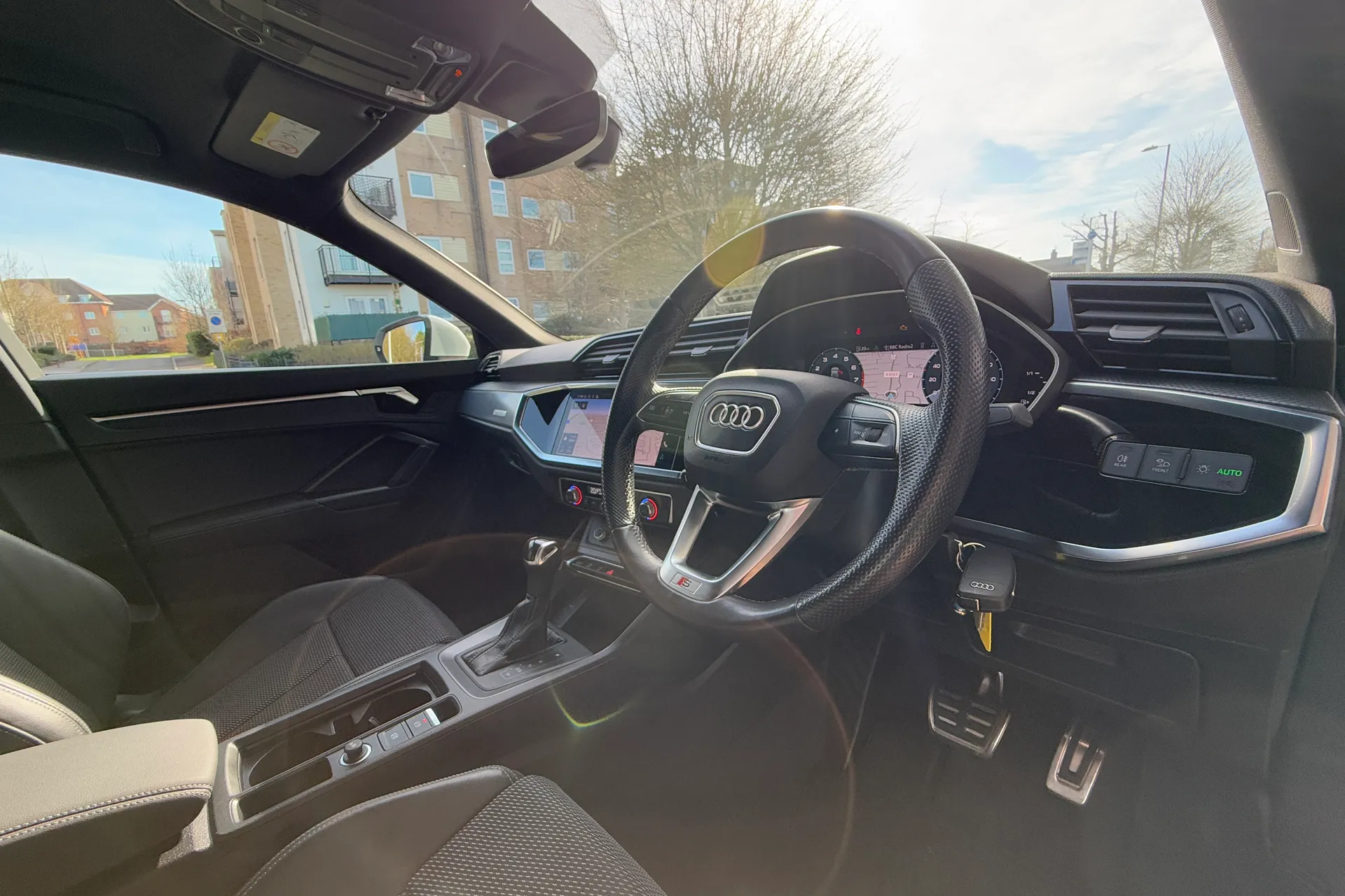 Audi Q3 thumbnail image number 9