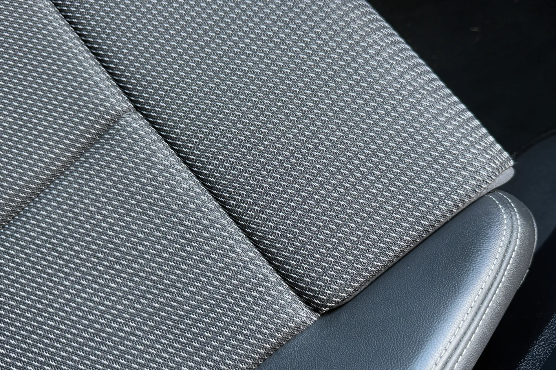 Audi Q3 thumbnail image number 26